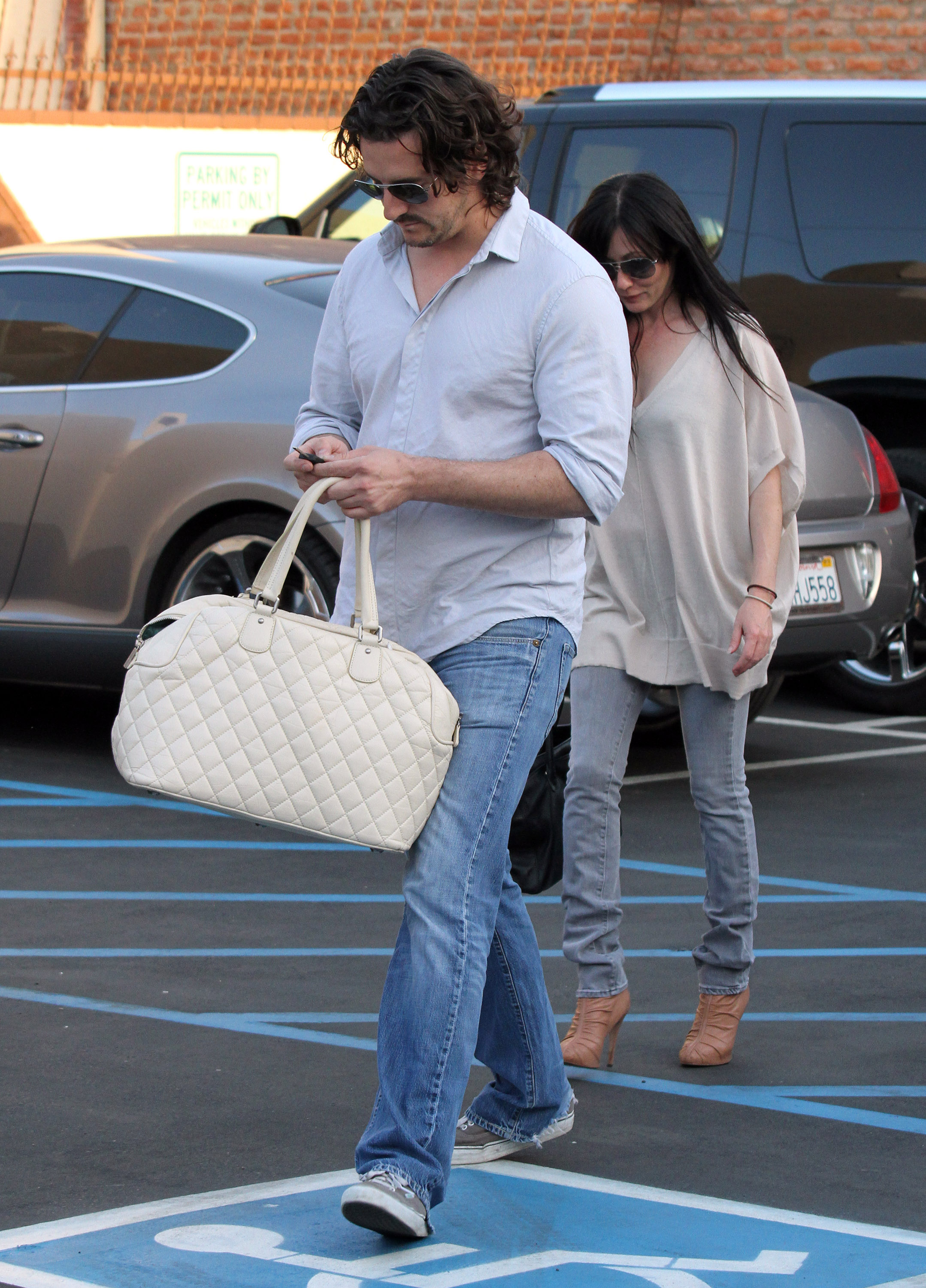 Kurt Iswarienko et Shannen Doherty sont sortis à Los Angeles, Californie, le 26 mars 2010 | Source : Getty Images