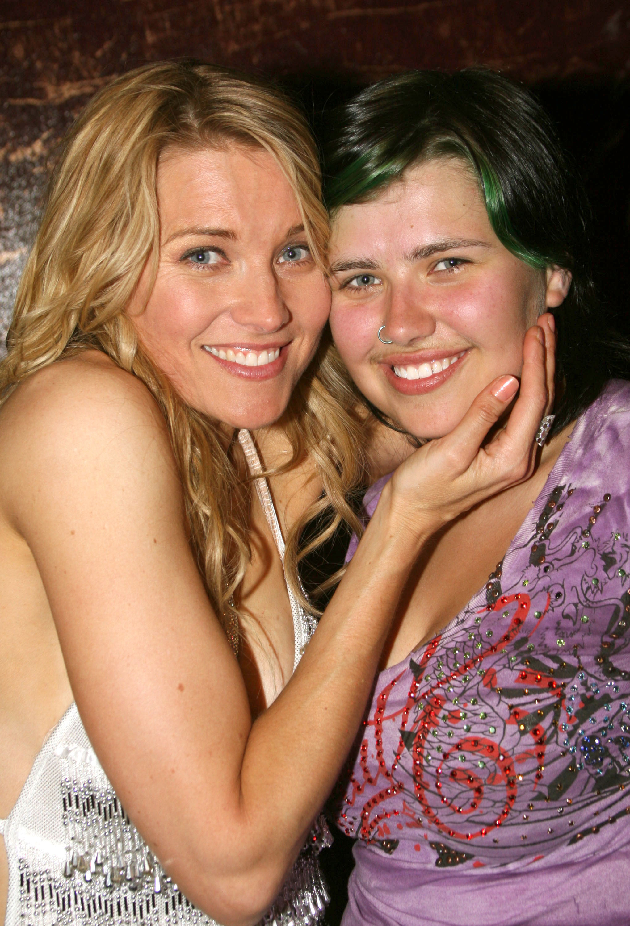 Lucy Lawless et Daisy Lawless assistent à un concert au Roxy à West Hollywood, Californie, le 14 janvier 2007 | Source : Getty Images