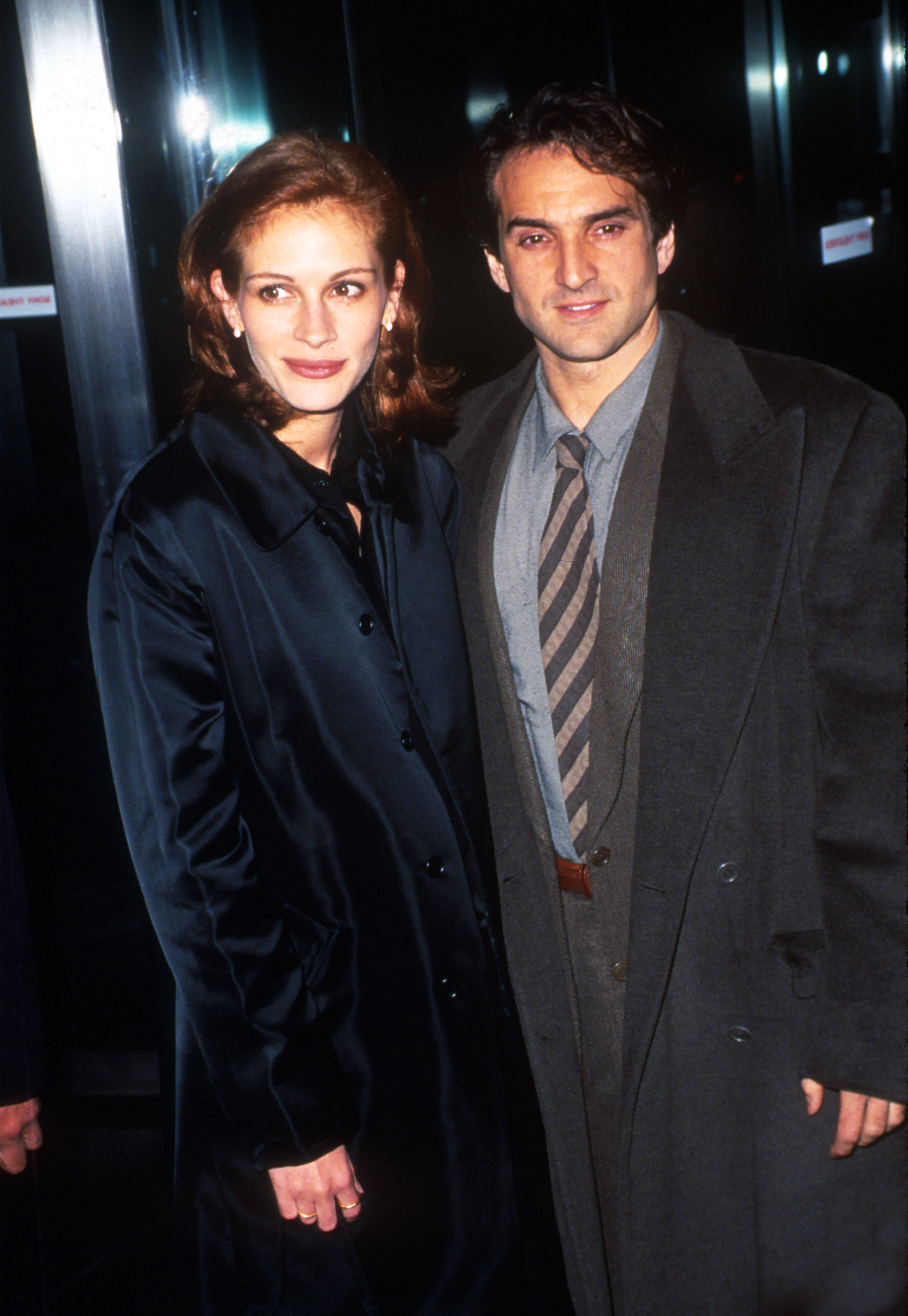 L'actrice Julia Roberts et son petit ami Patrick Manoccia arrivent à la première d'un film à New York, le 10 octobre 1996 | Source : Getty Images