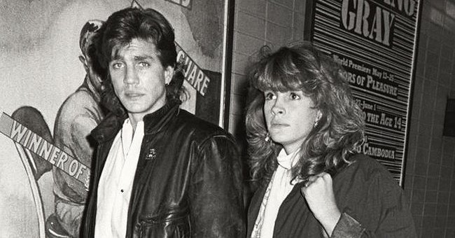 Eric Roberts et Julia Roberts au Baronet Theater à New York City, New York. | Photo : Getty Images