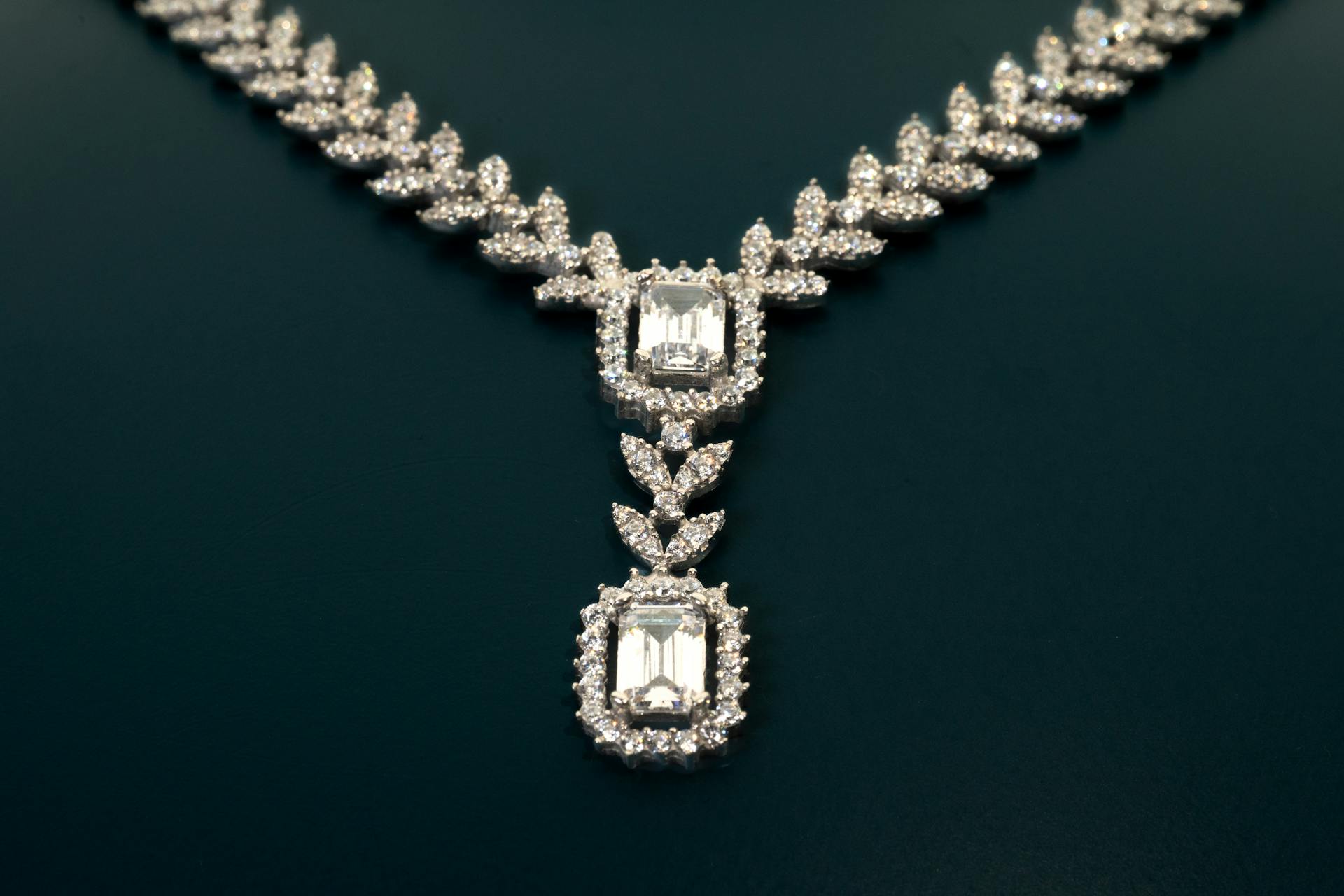 Un collier de diamants | Source : Pexels