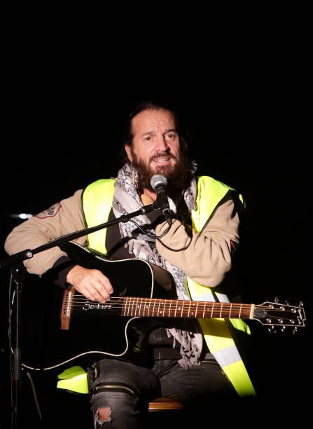 Le chanteur Francis Lalane | Photo : Getty Images