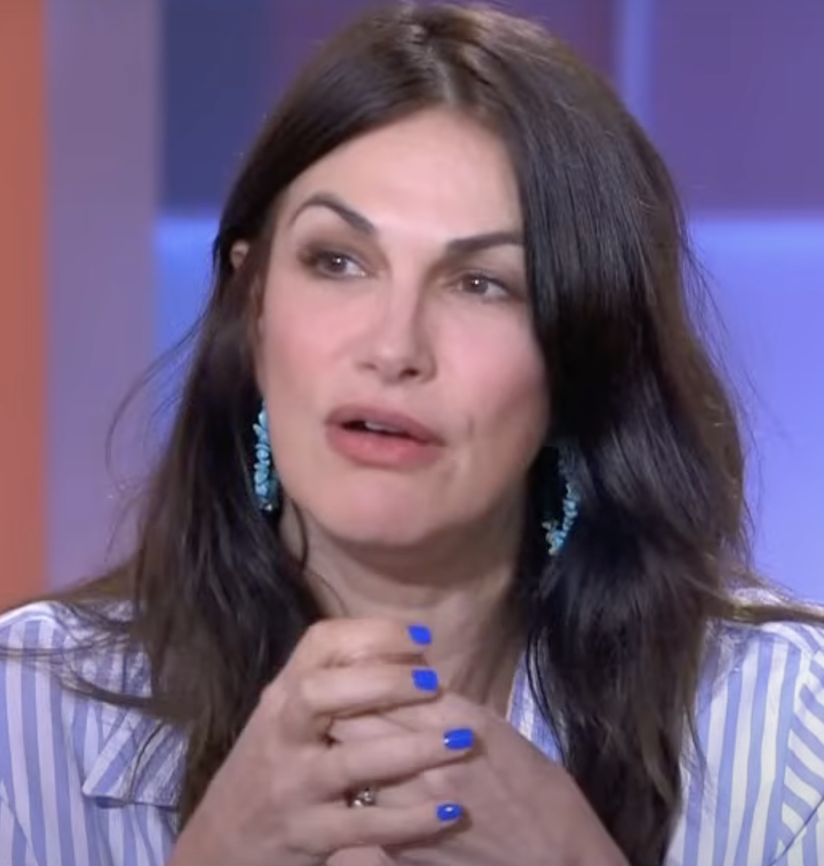Capture d'écran du passage d'Helena Noguerra dans l'émission C à vous, le 01/03/2024 I Source : youtube.com/@cavousofficiel 2024