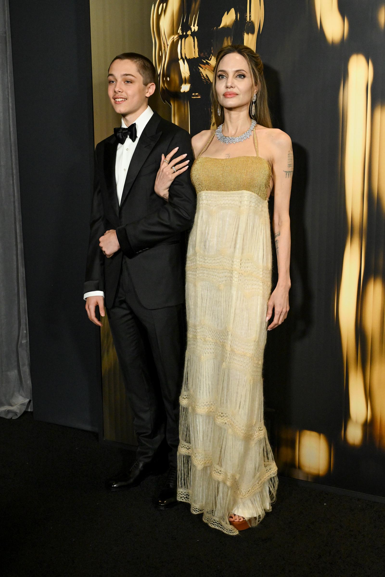 Knox Jolie-Pitt et Angelina Jolie. | Source : Getty Images