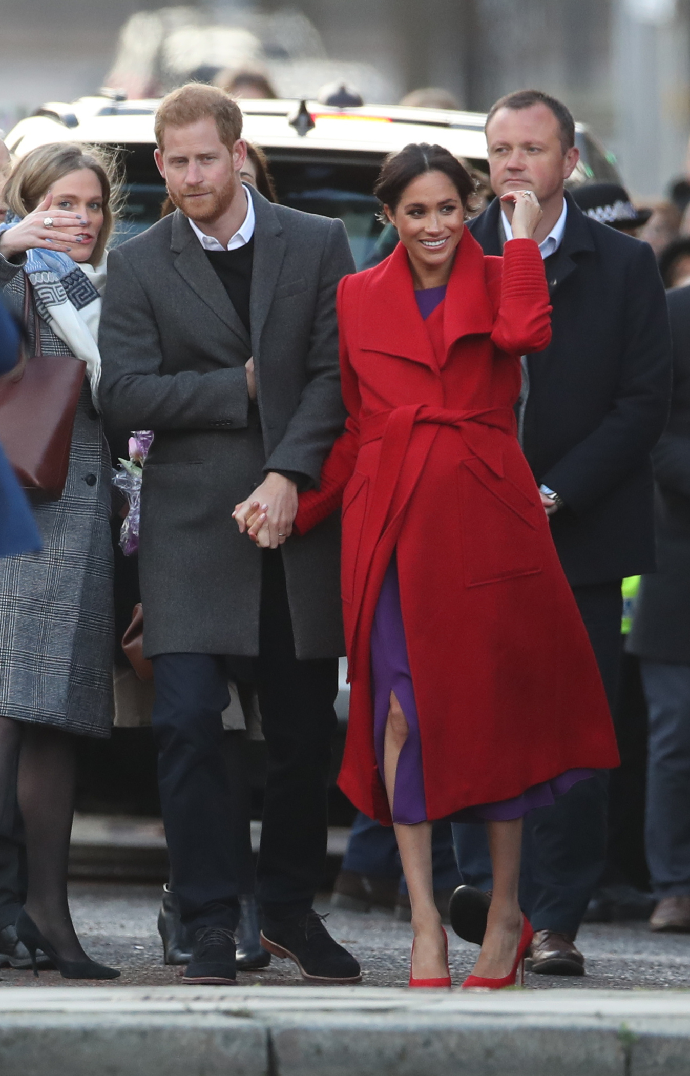 Le duc et la duchesse de Sussex lors d'un bain de foule alors qu'ils visitent une nouvelle sculpture à Hamilton Square, le 14 janvier 2019. | Source : Getty Images