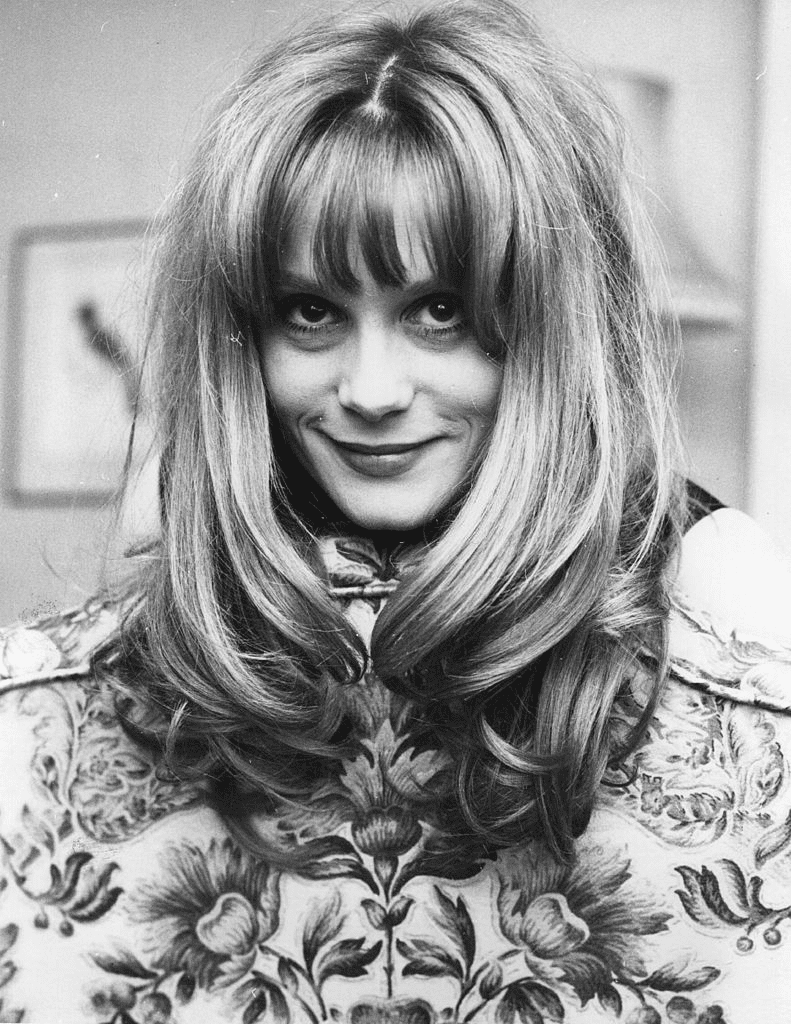 12 novembre 1964 : Françoise Dorleac (1942 - 1967), actrice et sœur de Catherine Deneuve, lors d'une réception à l'hôtel Dorchester pour célébrer la fin du tournage du film "Gengis Khan". | Photo : Getty Images