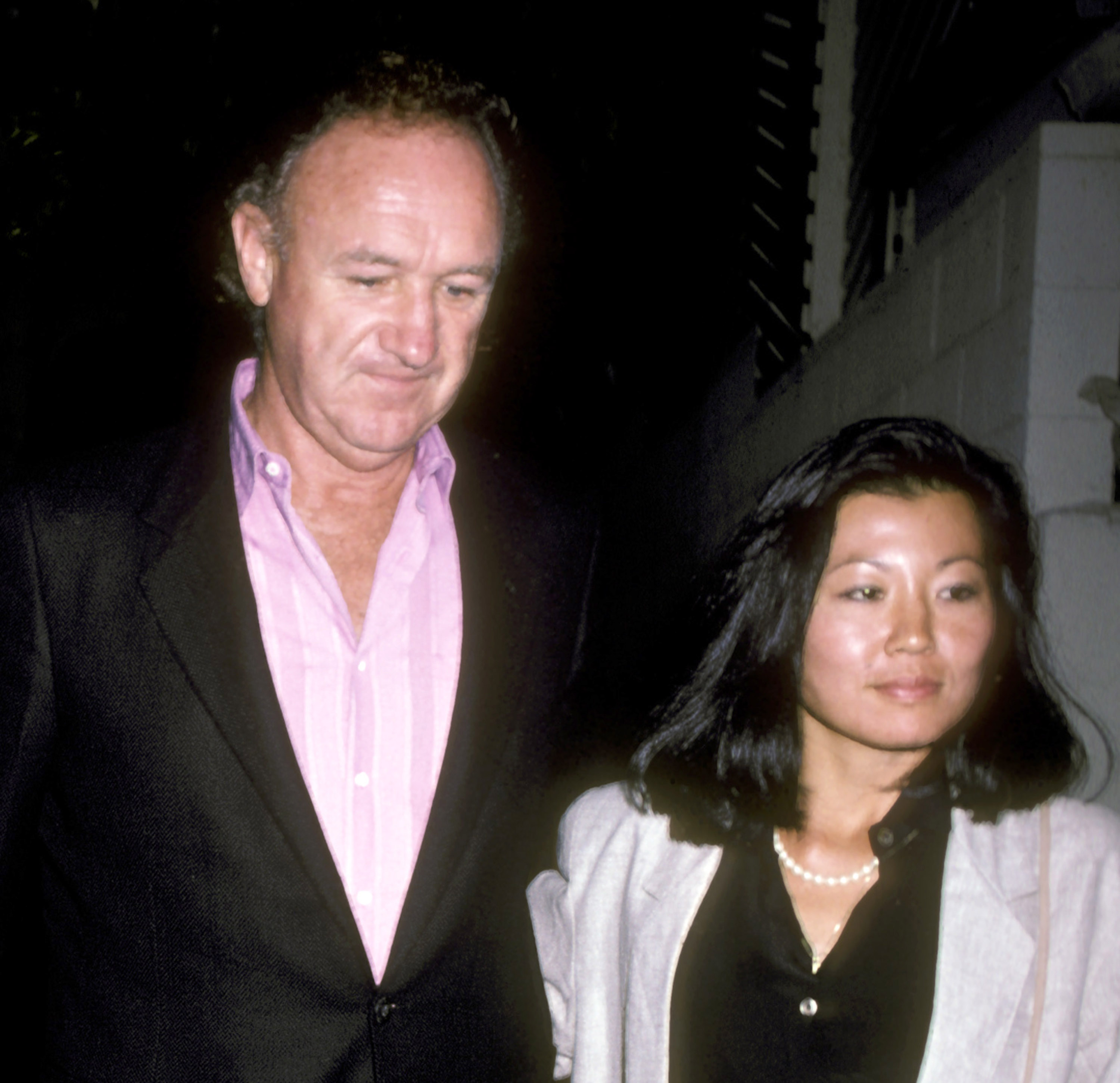 Gene Hackman et Betsy Arakawa à West Hollywood, Californie, le 5 septembre 1986 | Source : Getty Images