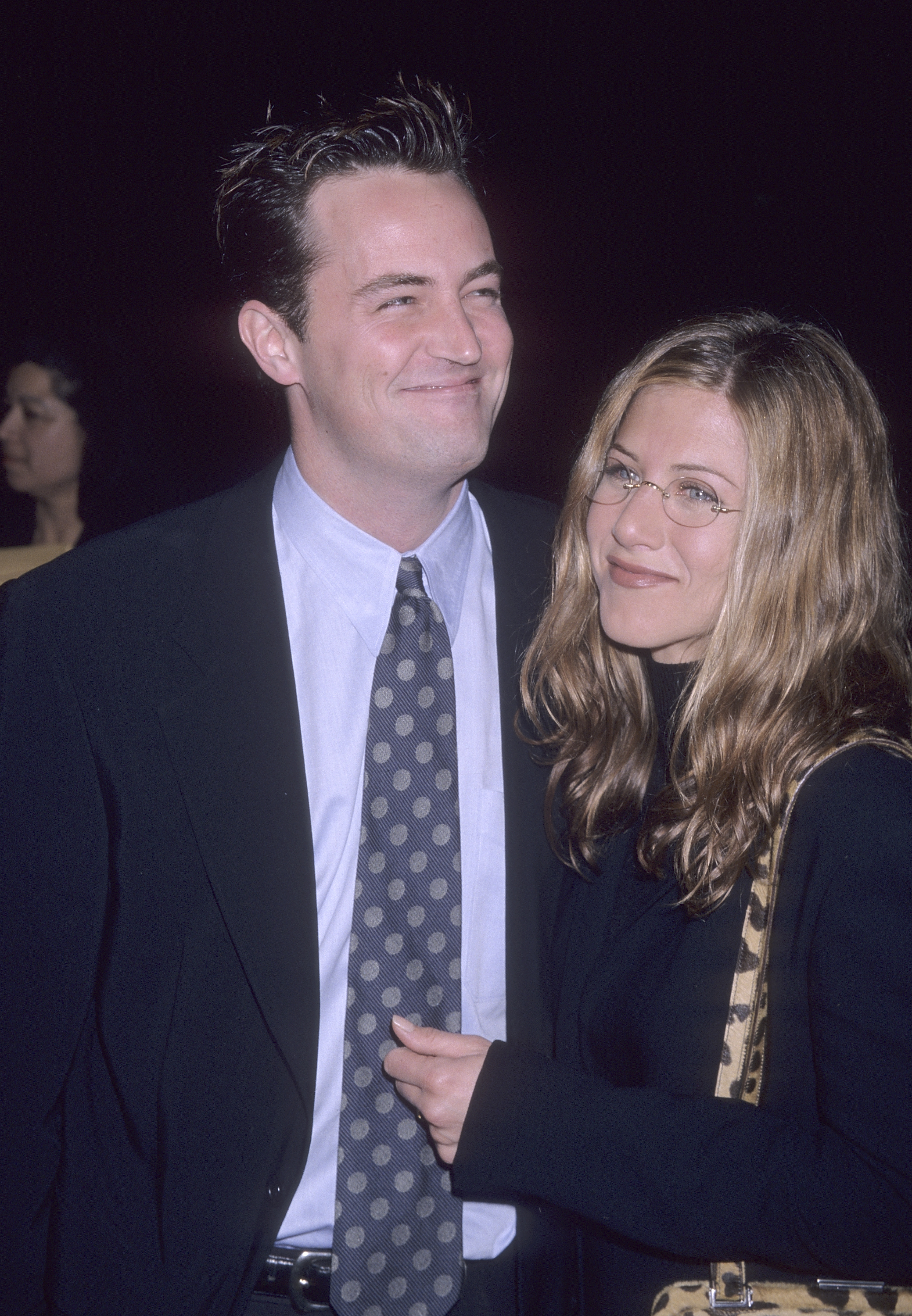 Matthew Perry et Jennifer Aniston à la première de "Une fiancée pour deux" le 18 février 1998 à Westwood, Californie | Source : Getty Images