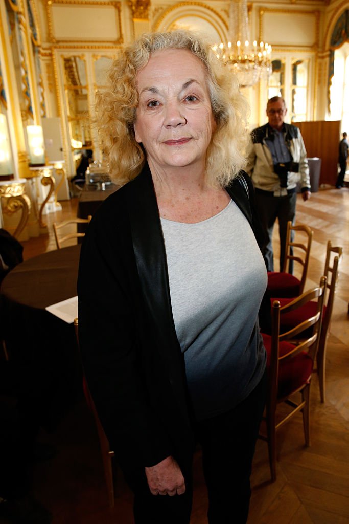 Catherine Hiegel assiste au Moliere 2016 - Déjeuner des nominés. Tenue au «Ministère de la Culture» le 14 avril 2016 à Paris. | Photo : Getty Images