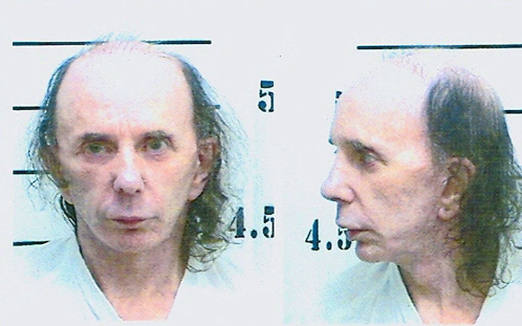 Phillip Spector poses for his mugshot photo on June 5, 2009 at North Kern State Prison. | Photo : Getty Images