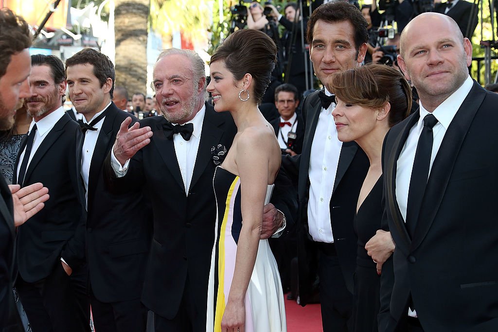 Billy Crudup, Guillame Canet, Clive Owen, Marion Cotillard, James Caan Lili Taylor, Dominick Lombardozzi assister à la première de 'Blood Ties' au 66e Festival du Film de Cannes le 20 mai 2013 à Cannes, France. | Photo : Getty Images.