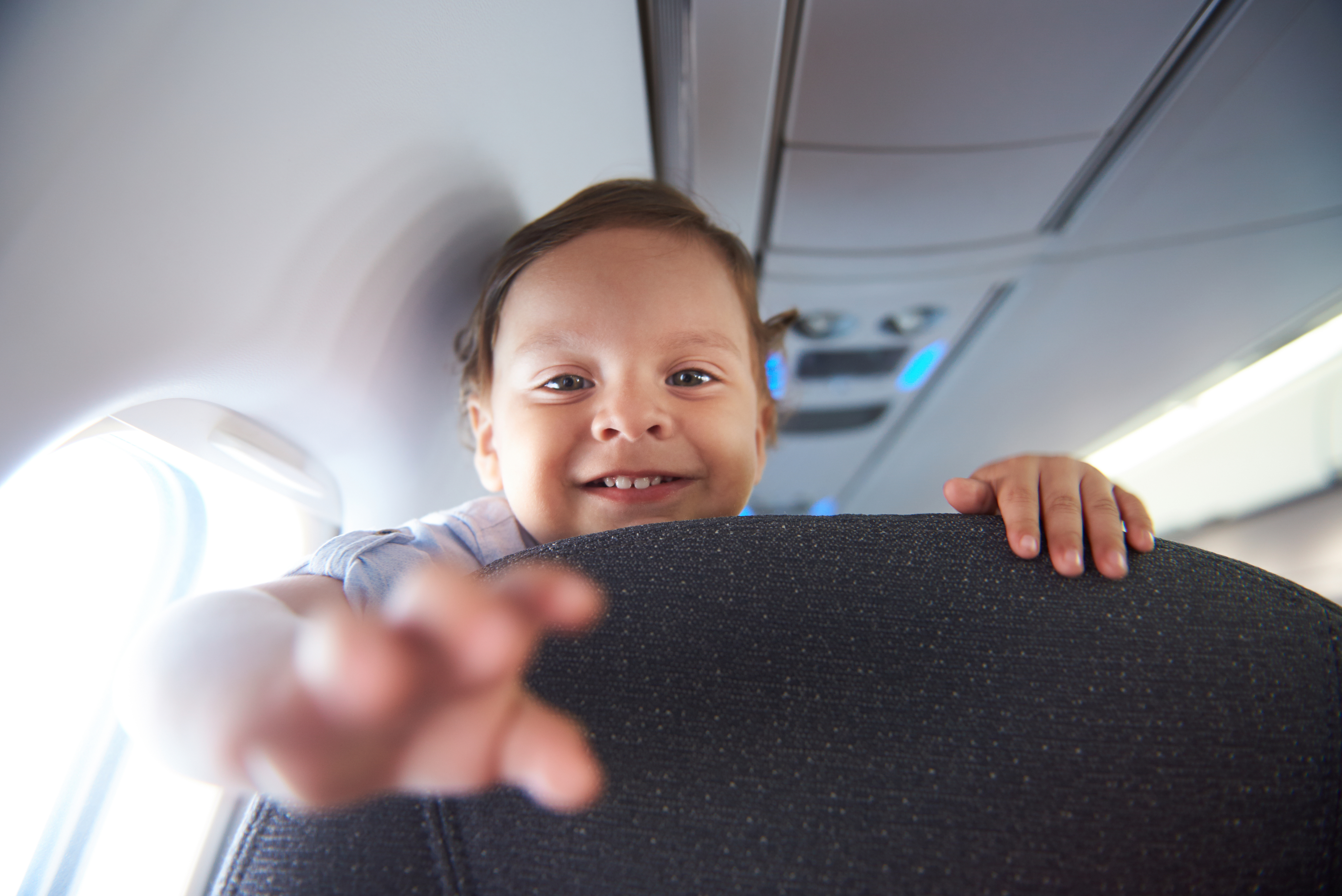 Un bébé dans un avion | Source : Shutterstock