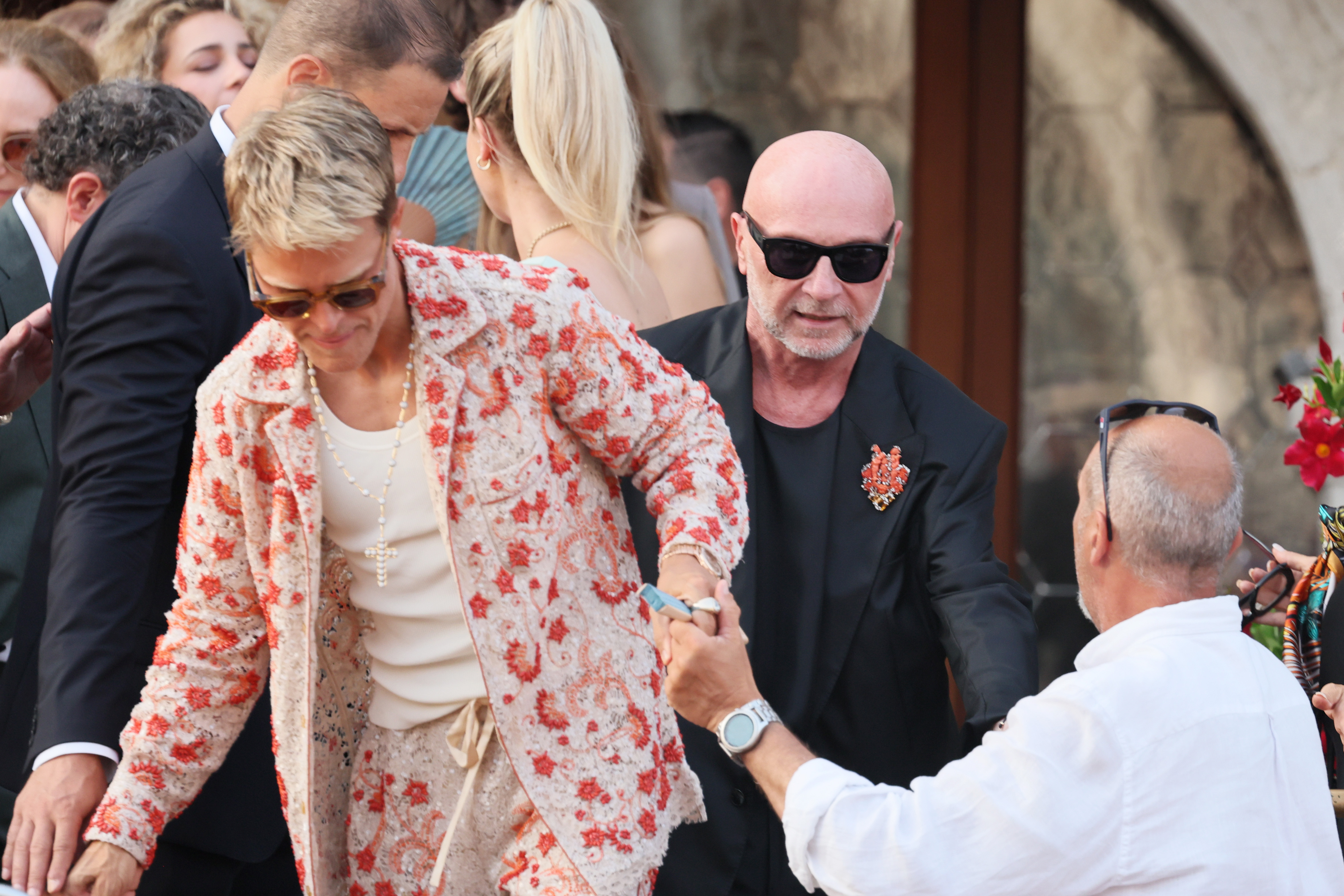 Guilherme Siqueira et Domenico Dolce avant le mariage de Jeff Bezos et Lauren Sánchez, le 26 juin 2025, à Venise, en Italie. | Source : Getty Images