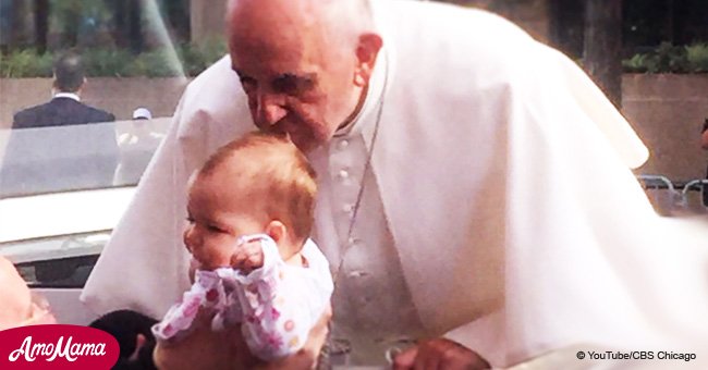 Un bébé avec une tumeur montre des progrès significatifs après le baiser "miracle" du pape