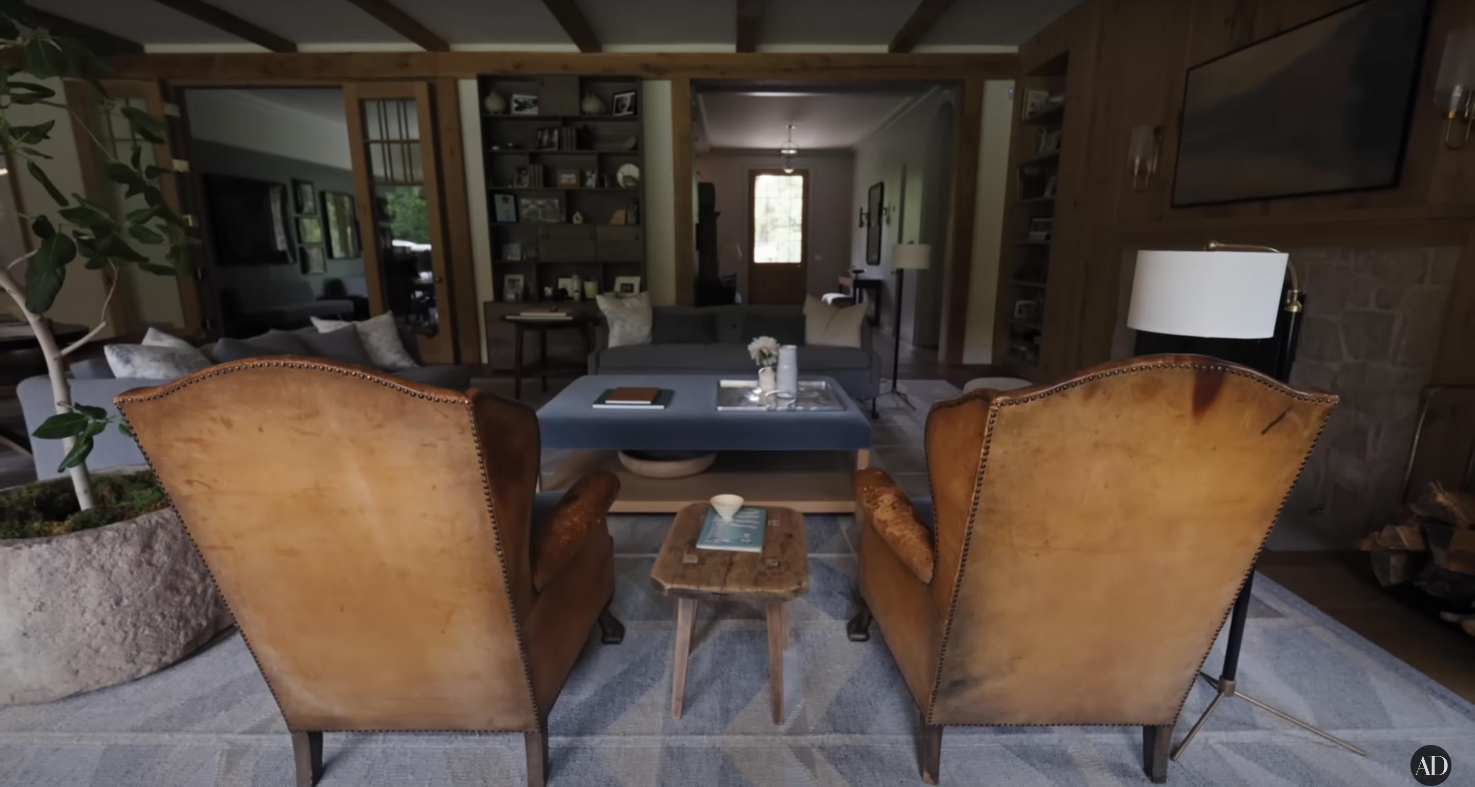 Le salon de Jennifer Garner dans sa ferme de Los Angeles, daté du 3 septembre 2024 | Source : YouTube/@Archdigest