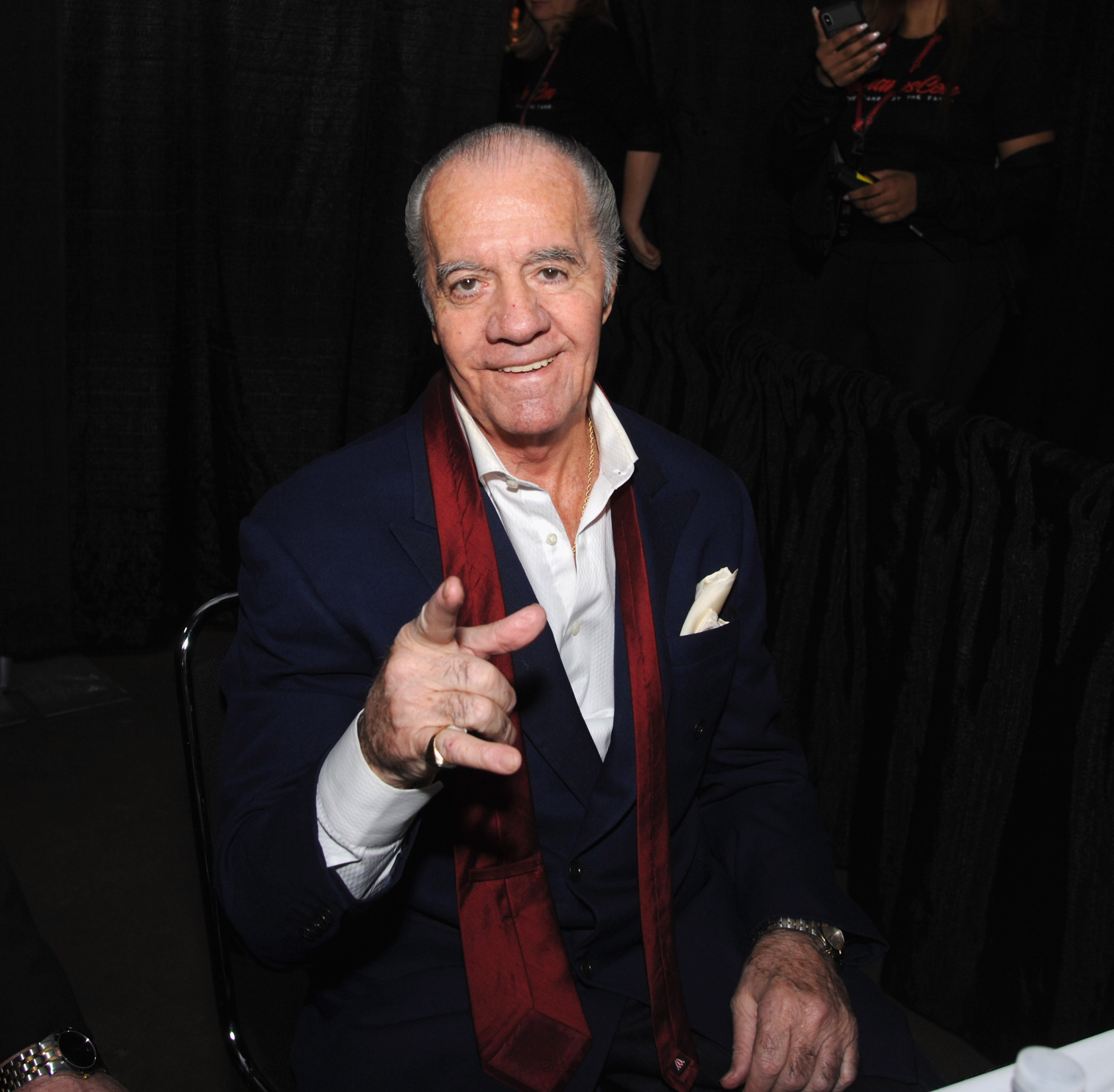 Tony Sirico est décédé de manière inattendue en 2022. Sur cette photo, on le voit à la SopranosCon, au Meadowlands Exposition Center, le 23 novembre 2019, à Secaucus, dans le New Jersey. | Source : Getty Images