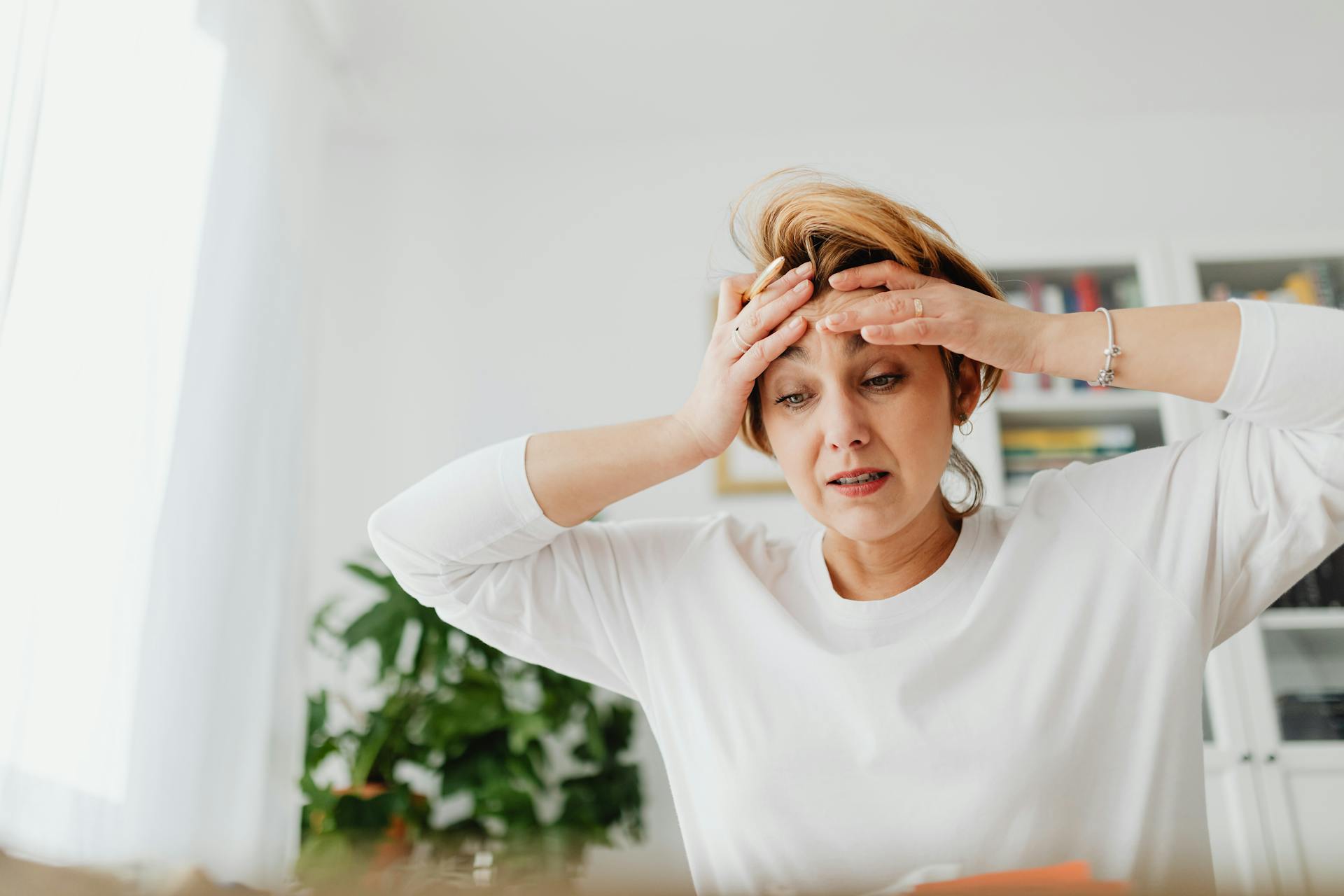 Une femme inquiète | Source : Pexels