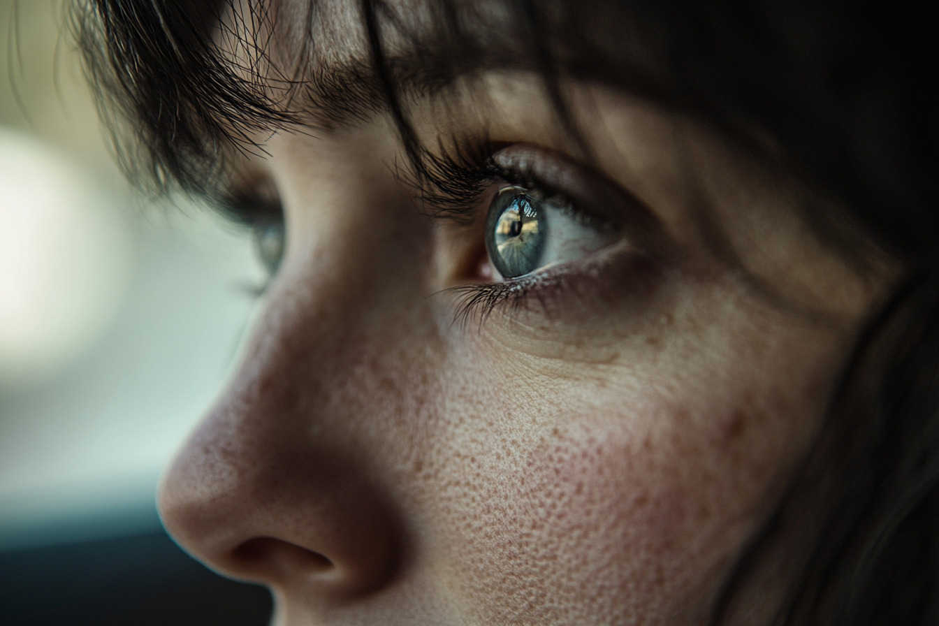 Gros plan sur les yeux d'une femme | Source : Midjourney