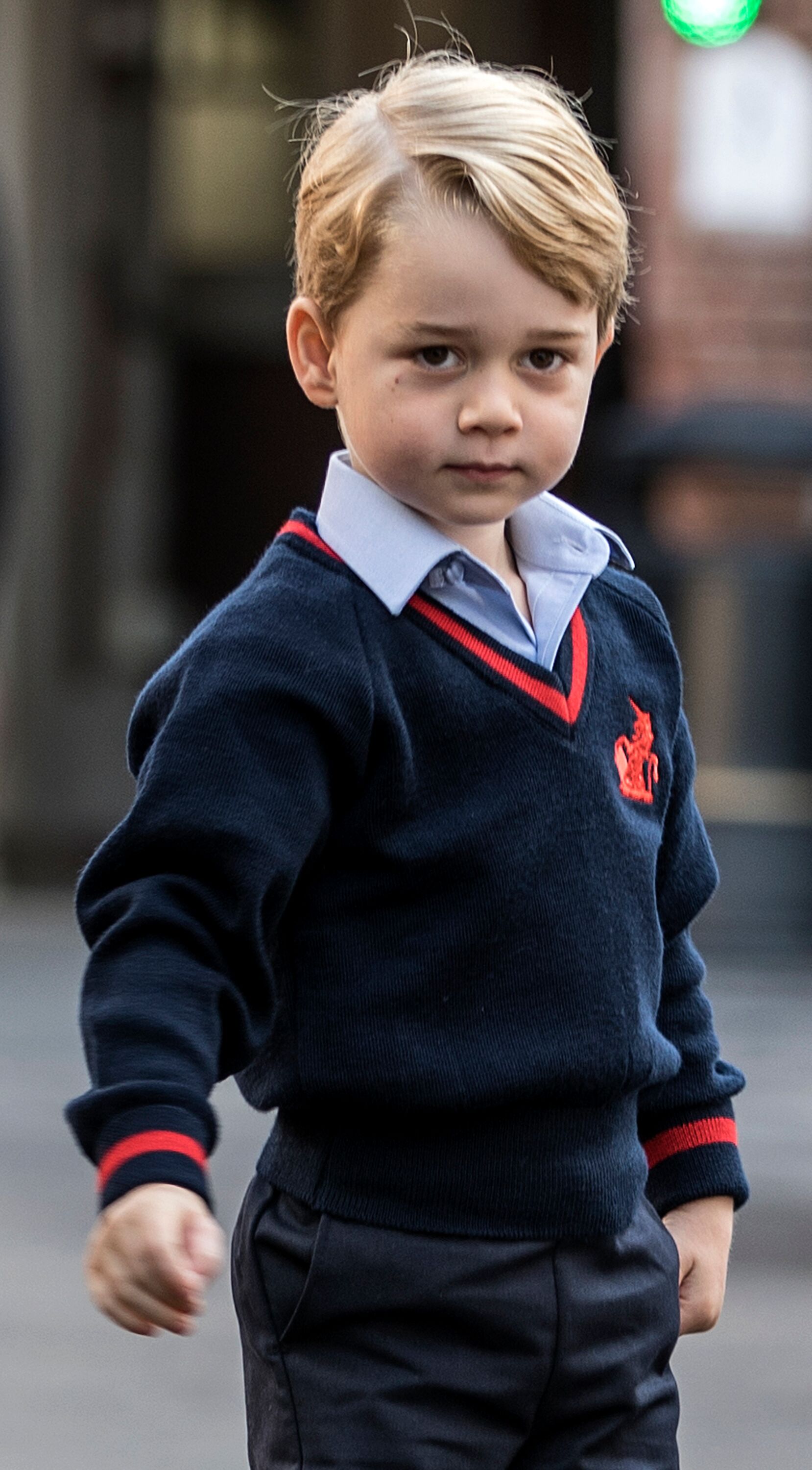 Prince George arrive pour son premier jour d'école. | Photo : Getty Images