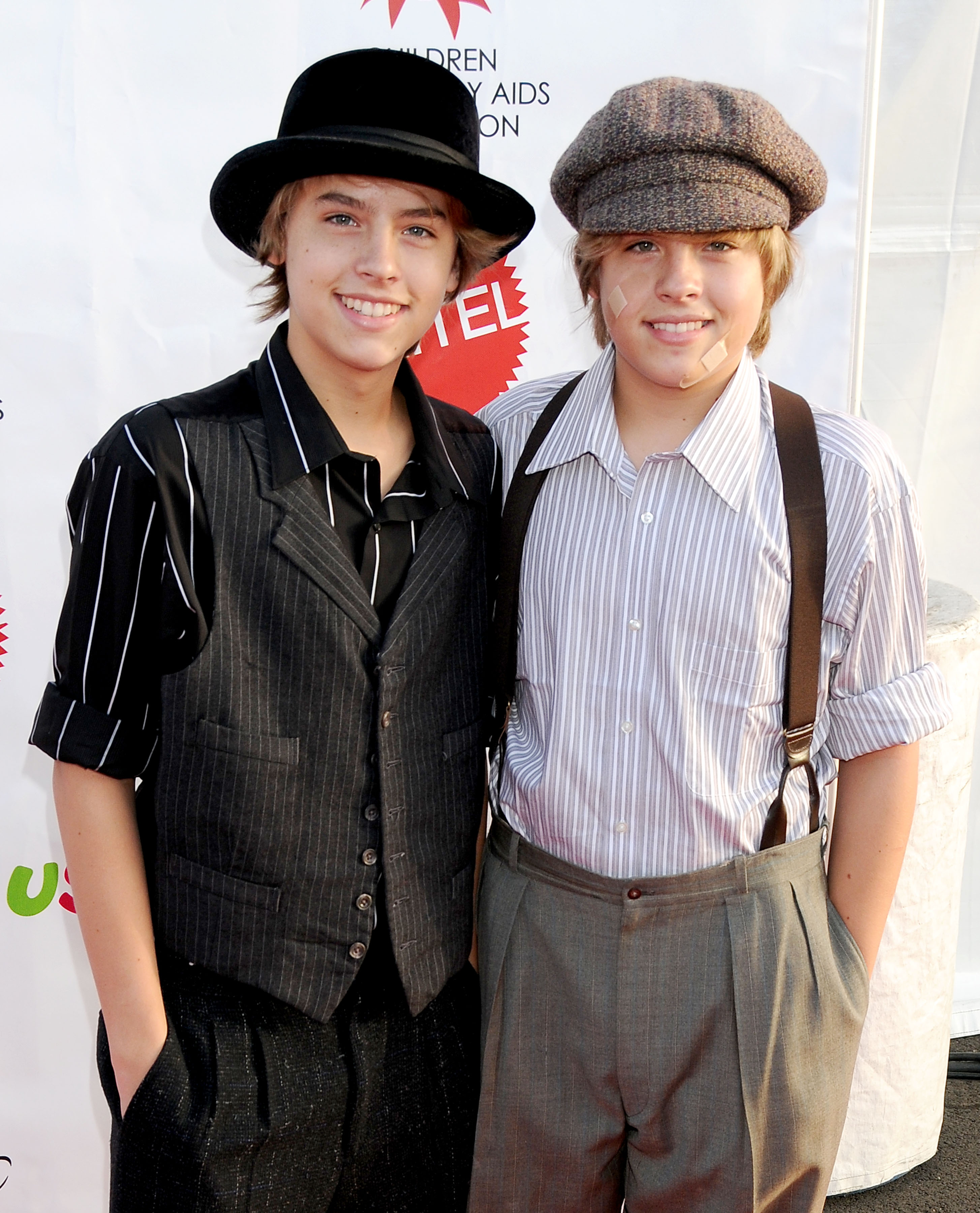 Cole et Dylan Sprouse lors de la 16e édition de l'événement annuel Dream Halloween Los Angeles, le 24 octobre 2009, à Santa Monica, en Californie. | Source : Getty Images