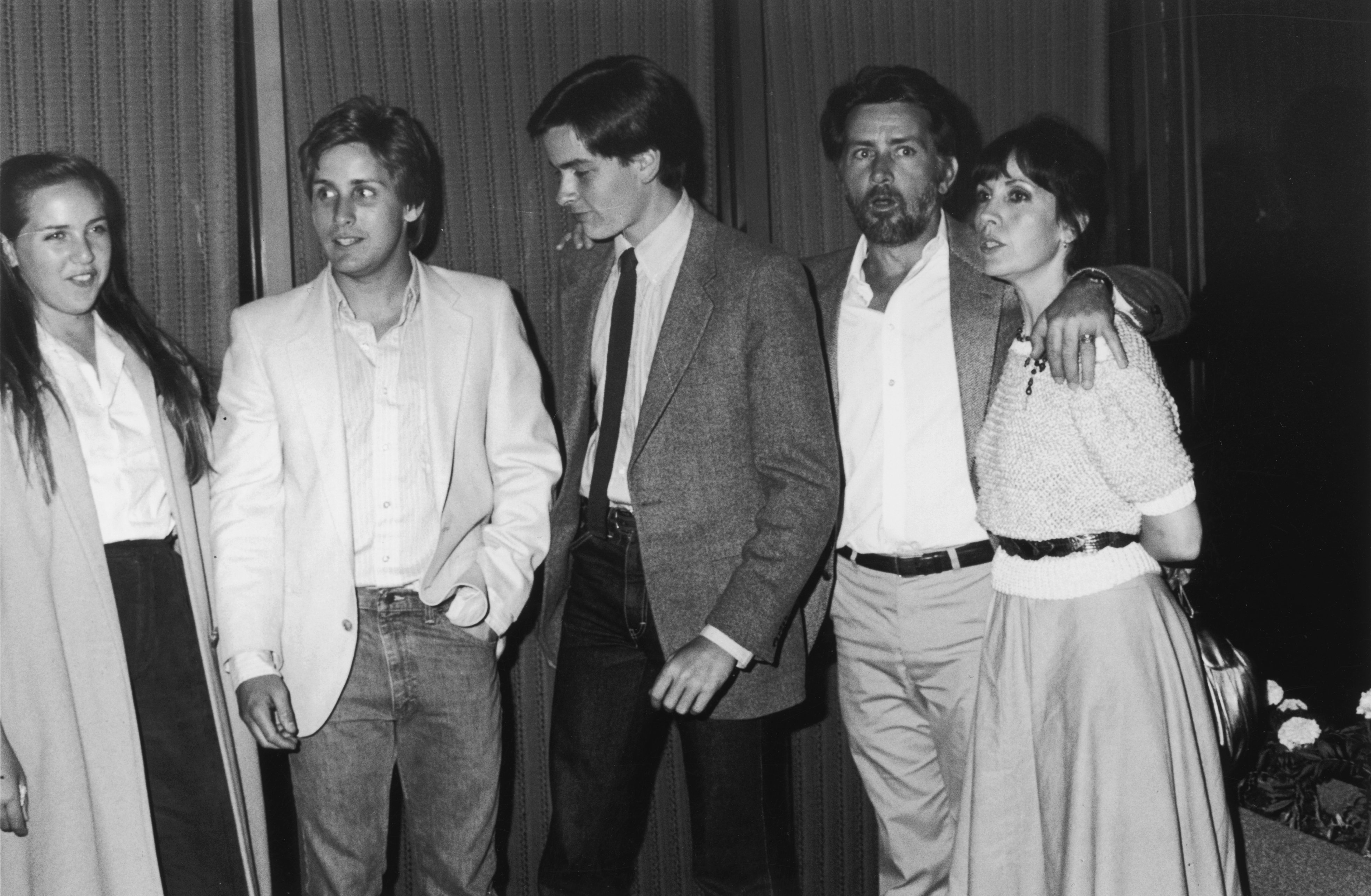 La famille Sheen - Renee, Emilio, Charlie, Martin et Janet [de gauche à droite] lors d'une soirée après la projection du téléfilm "In the Custody of Strangers" du réalisateur Robert Greenwald | Source : Getty Images