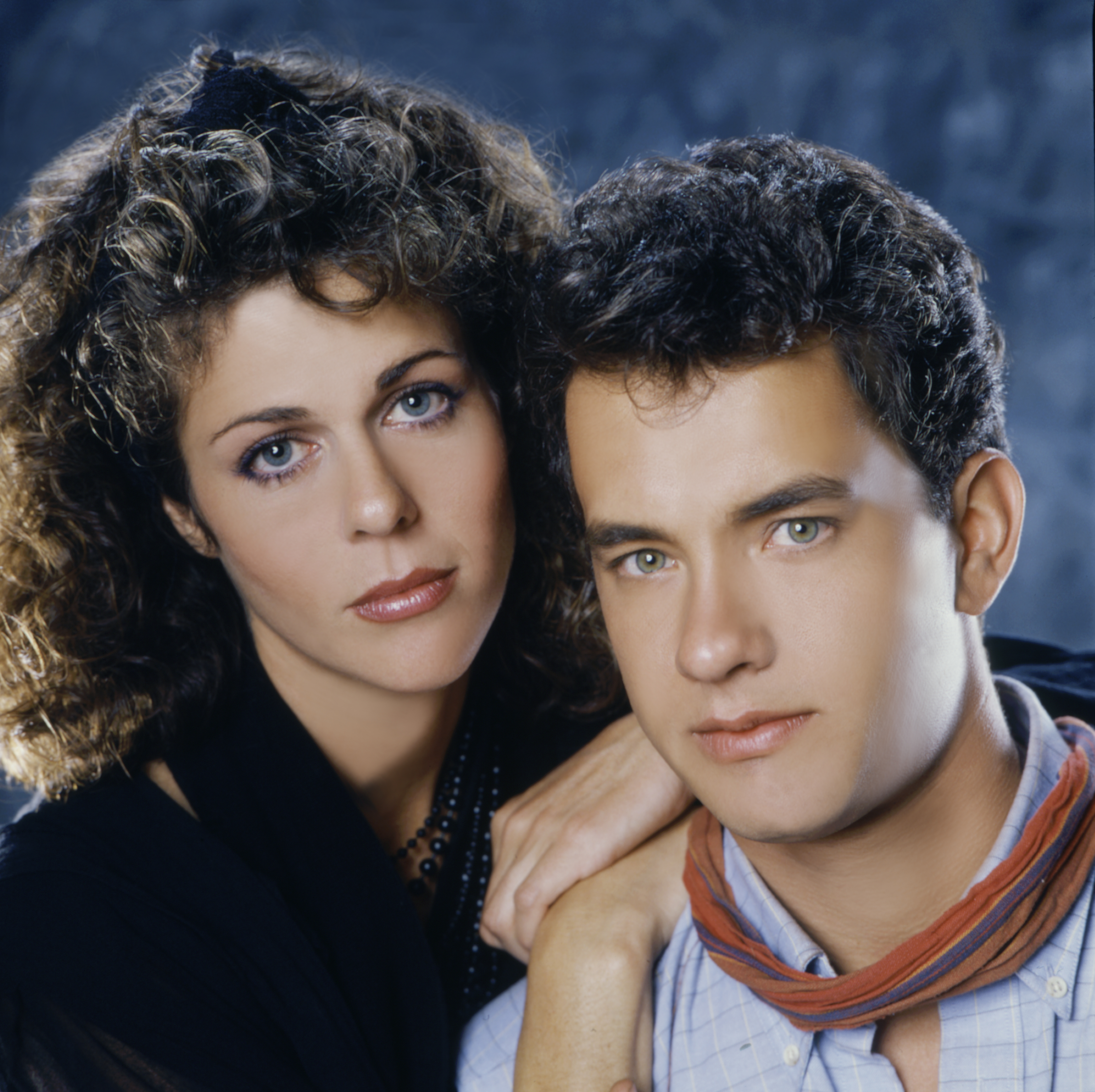 Rita Wilson et Tom Hanks lors du tournage de " Toujours prêts " en 1985 | Source : Getty Images