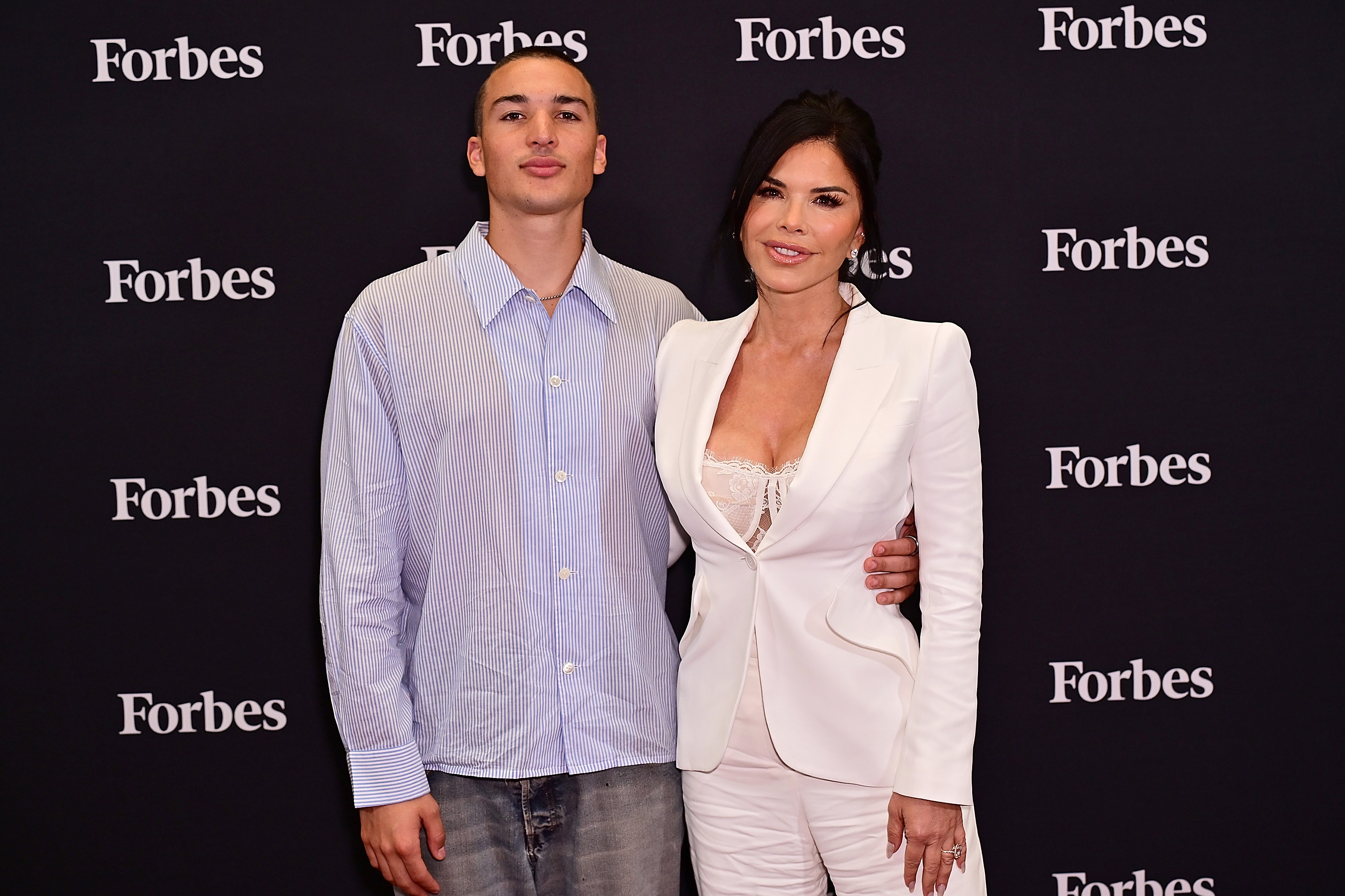 Lauren Sánchez et son fils Nikko Gonzalez lors du sommet Forbes Power Women's 2024, le 11 septembre à New York. | Source : Getty Images