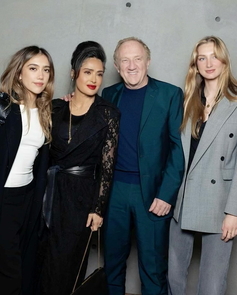 Salma Hayek, son mari, François-Henri Pinault, et leurs filles, Mathilde et Valentina, d'après sa publication sur les réseaux sociaux datée du 5 mars 2025 | Source : Instagram/salmahayek