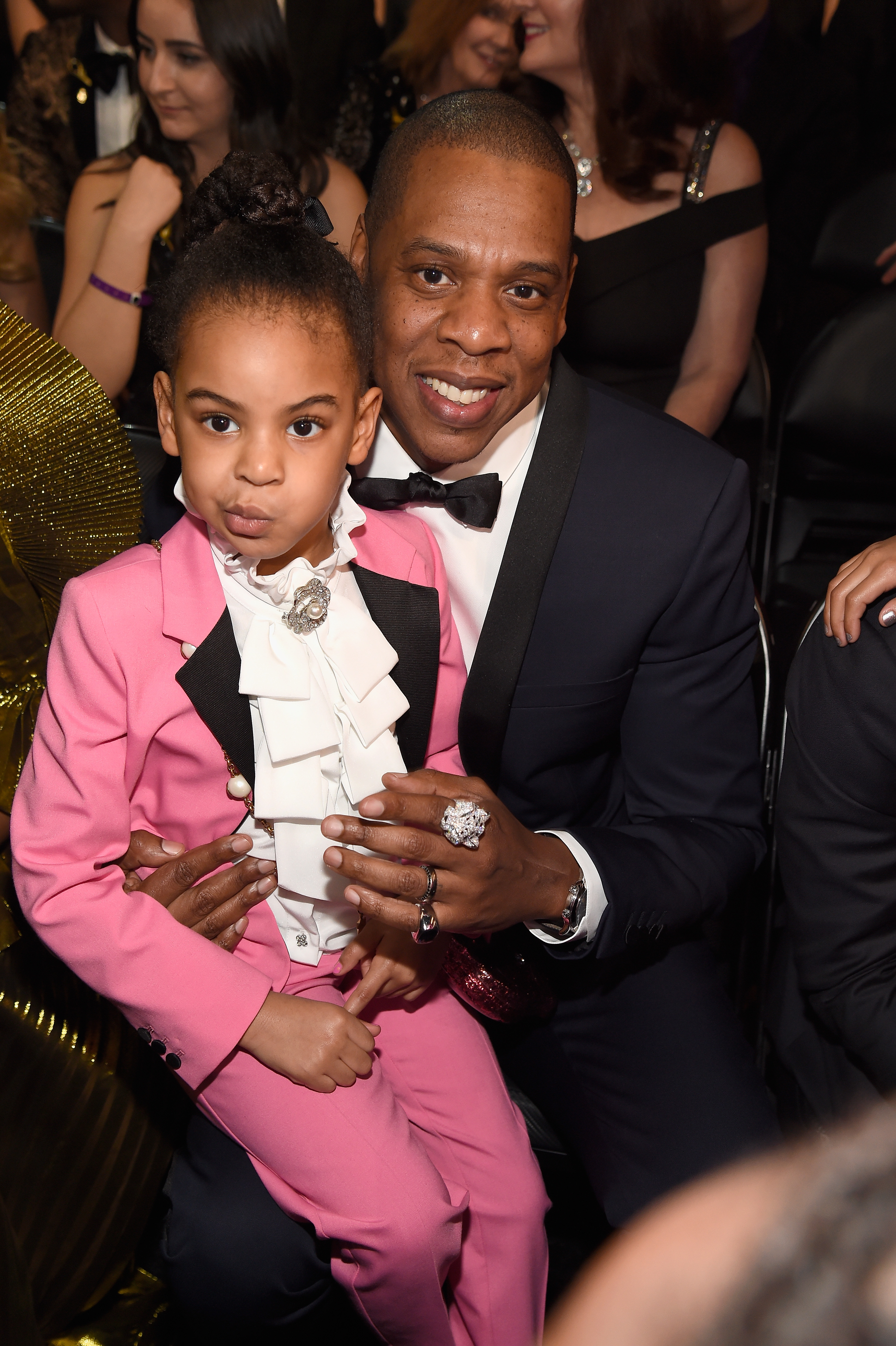 Blue Ivy Carter et Jay Z lors de la 59e édition des GRAMMY Awards le 12 février 2017 à Los Angeles, Californie | Source : Getty Images