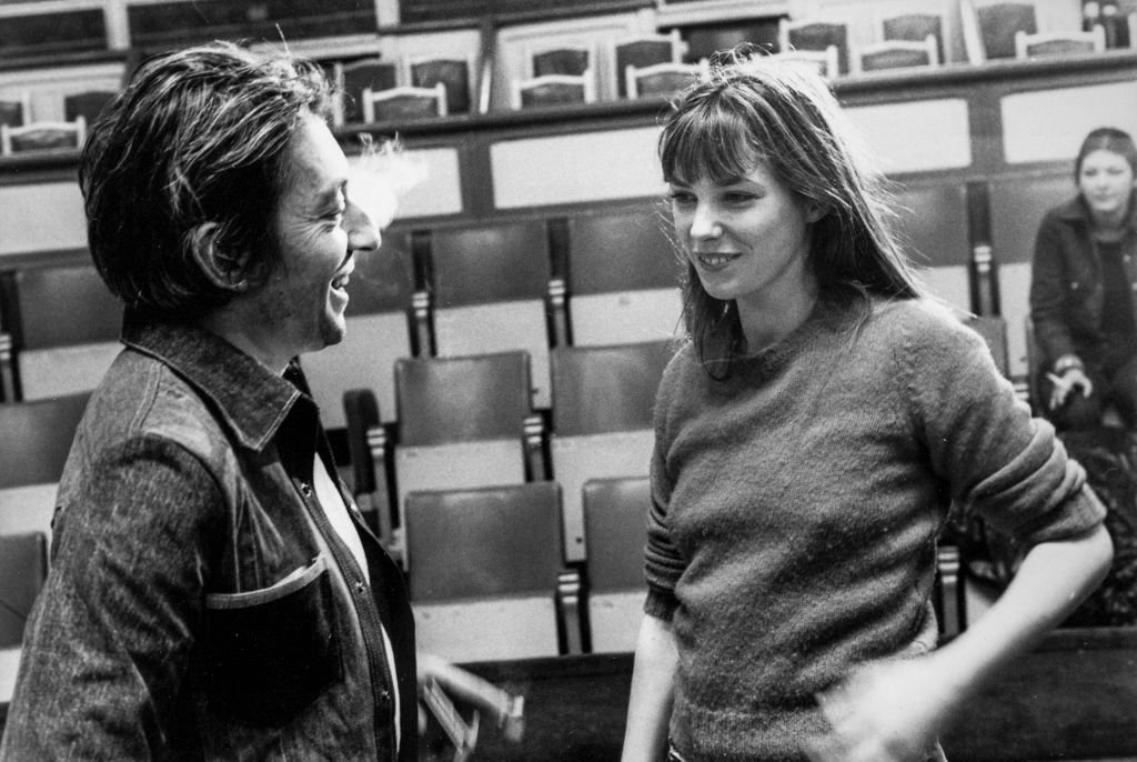 Serge Gainsbourg et Jane Birkin dans les années 80 à Paris, France. | Photo : Getty Images