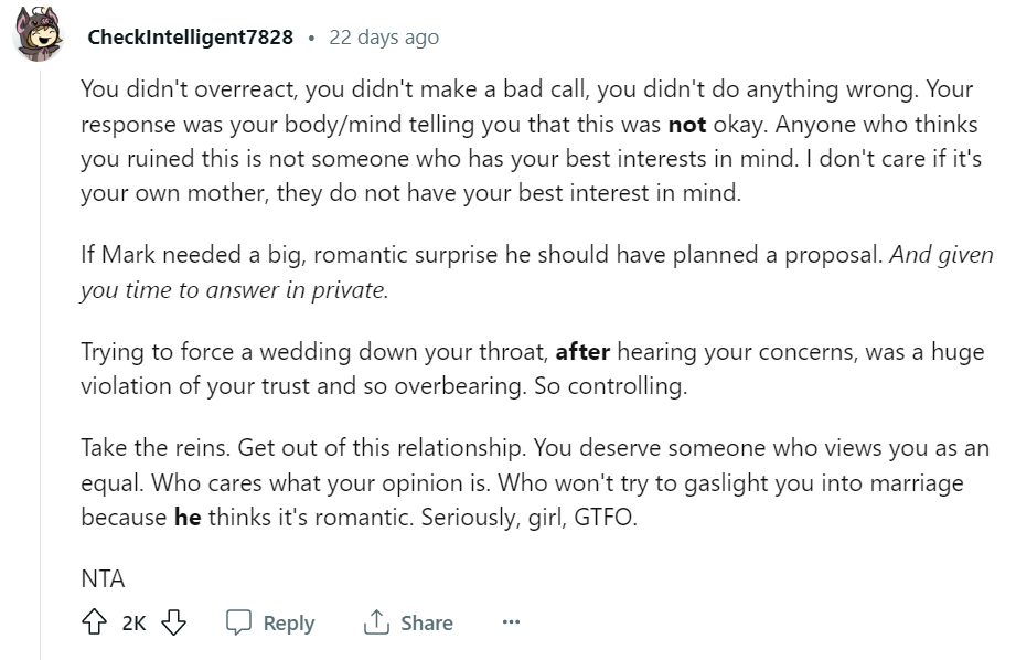 Commentaires sur le post Reddit de la femme à propos de son mariage surprise. | Source : Reddit.com