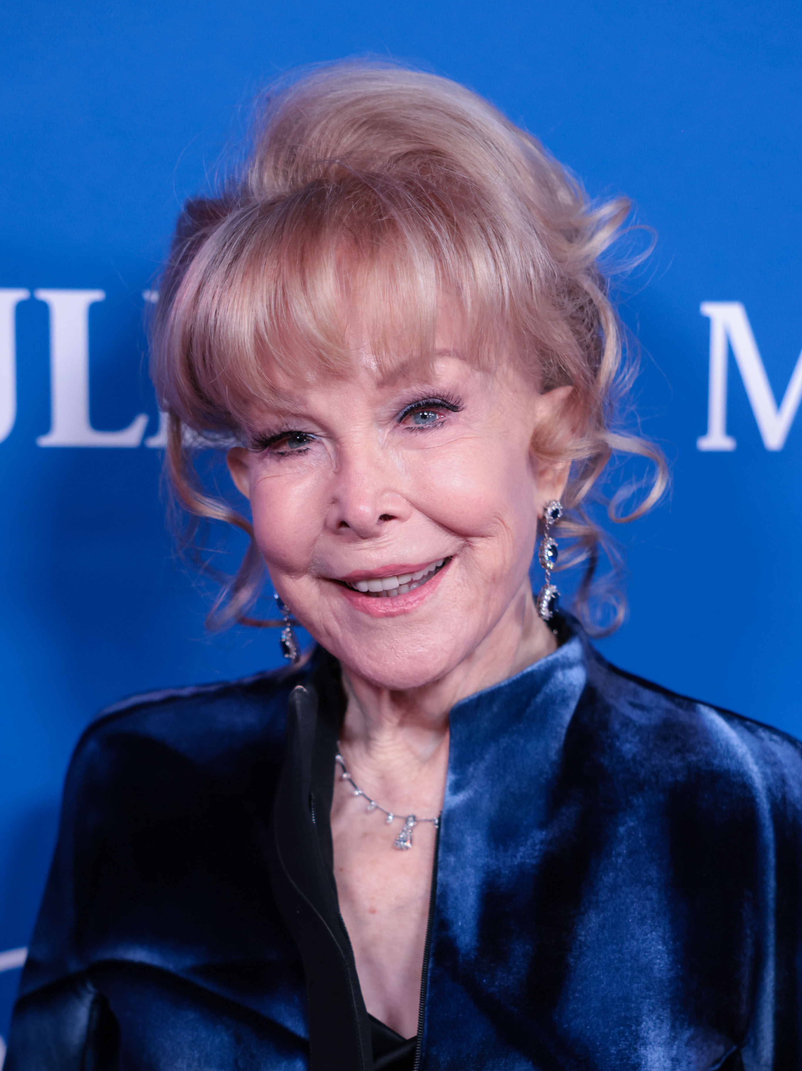 Barbara Eden assiste au Wish Gala 2022 de Make-A-Wish Greater LA présenté par Gibson Dunn aux Paramount Studios le 19 novembre 2022, à Hollywood, en Californie. | Source : Getty Images