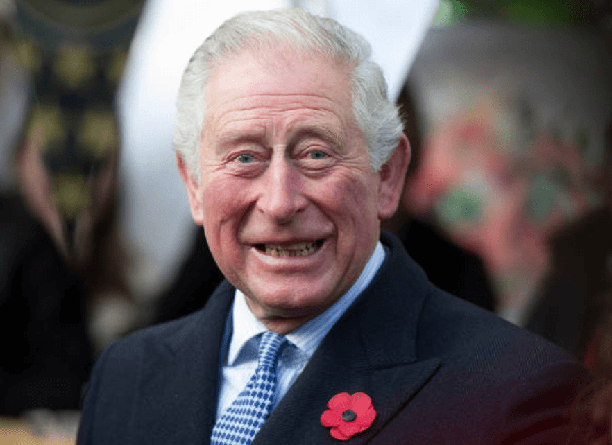 En l'honneur du 20e anniversaire du London Farmers 'Market, le Prince Charles rend visite au Swiss Cottage Farmers' Market, le 6 novembre 2019 à Londres, Angleterre | Source: Eddie Mulholland - Piscine WPA / Getty Images