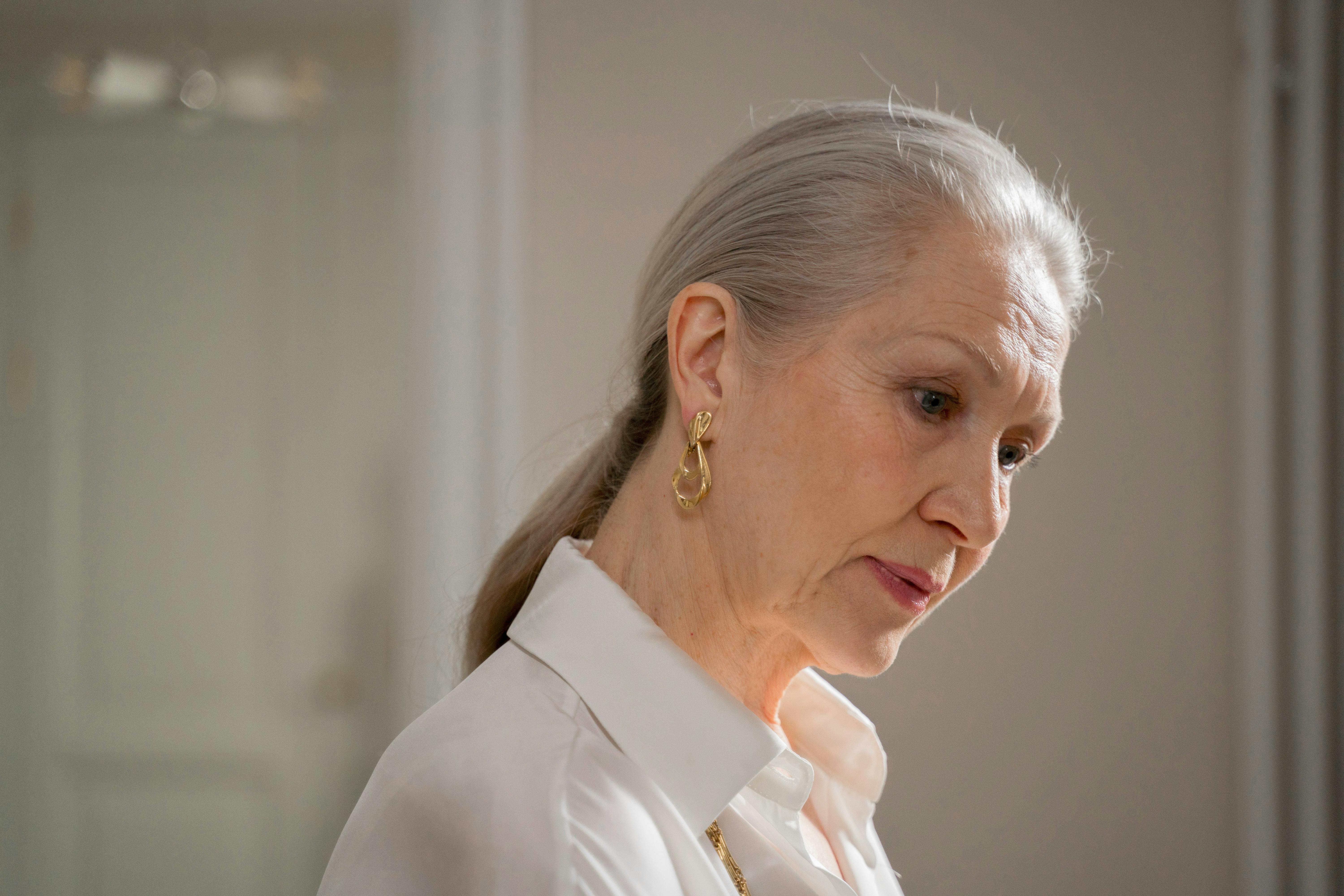 Une femme plongée dans ses pensées | Source : Pexels