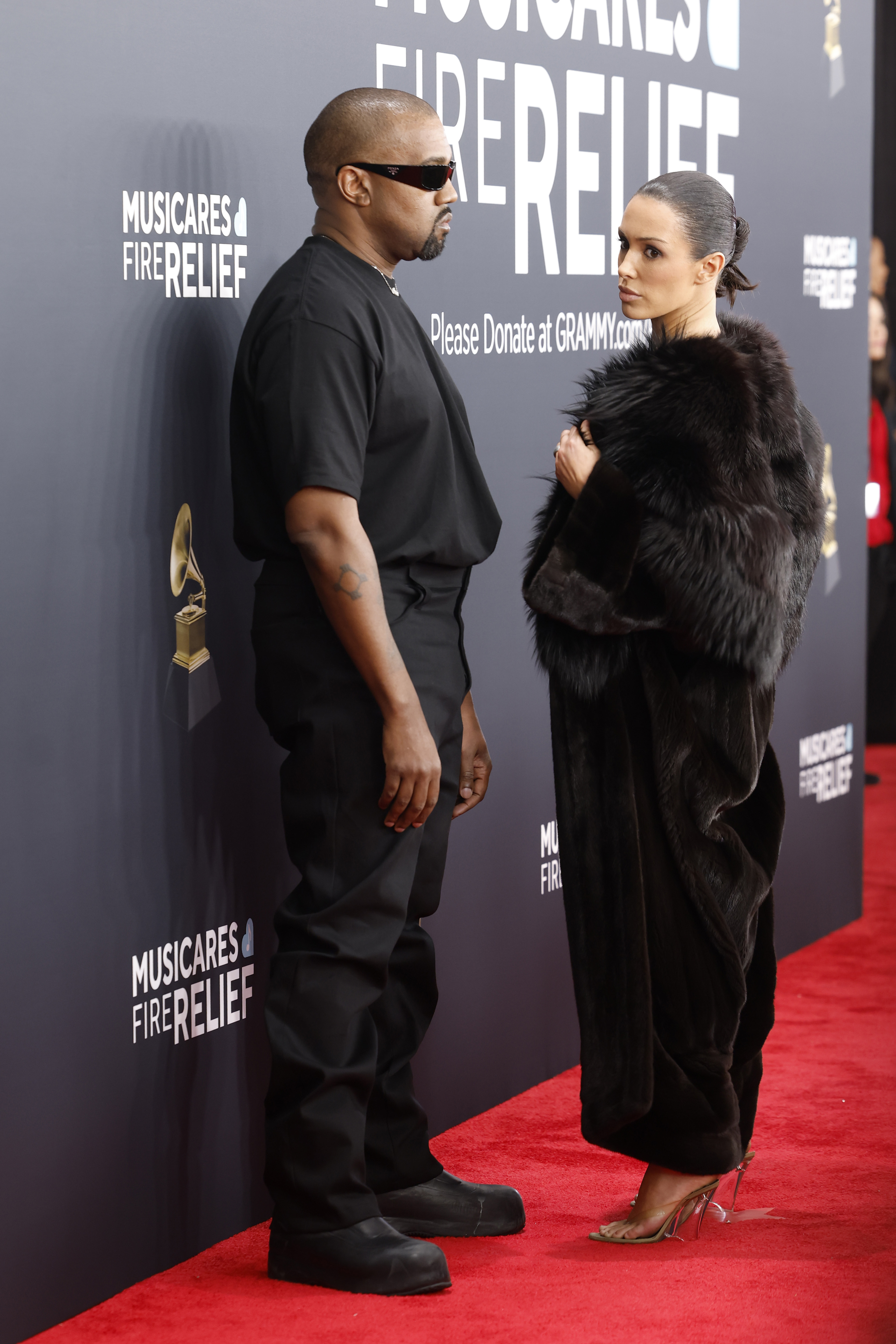 Kanye West et Bianca Censori assistent à la 67e édition des GRAMMY Awards le 2 février 2025 à Los Angeles, Californie | Source : Getty Images