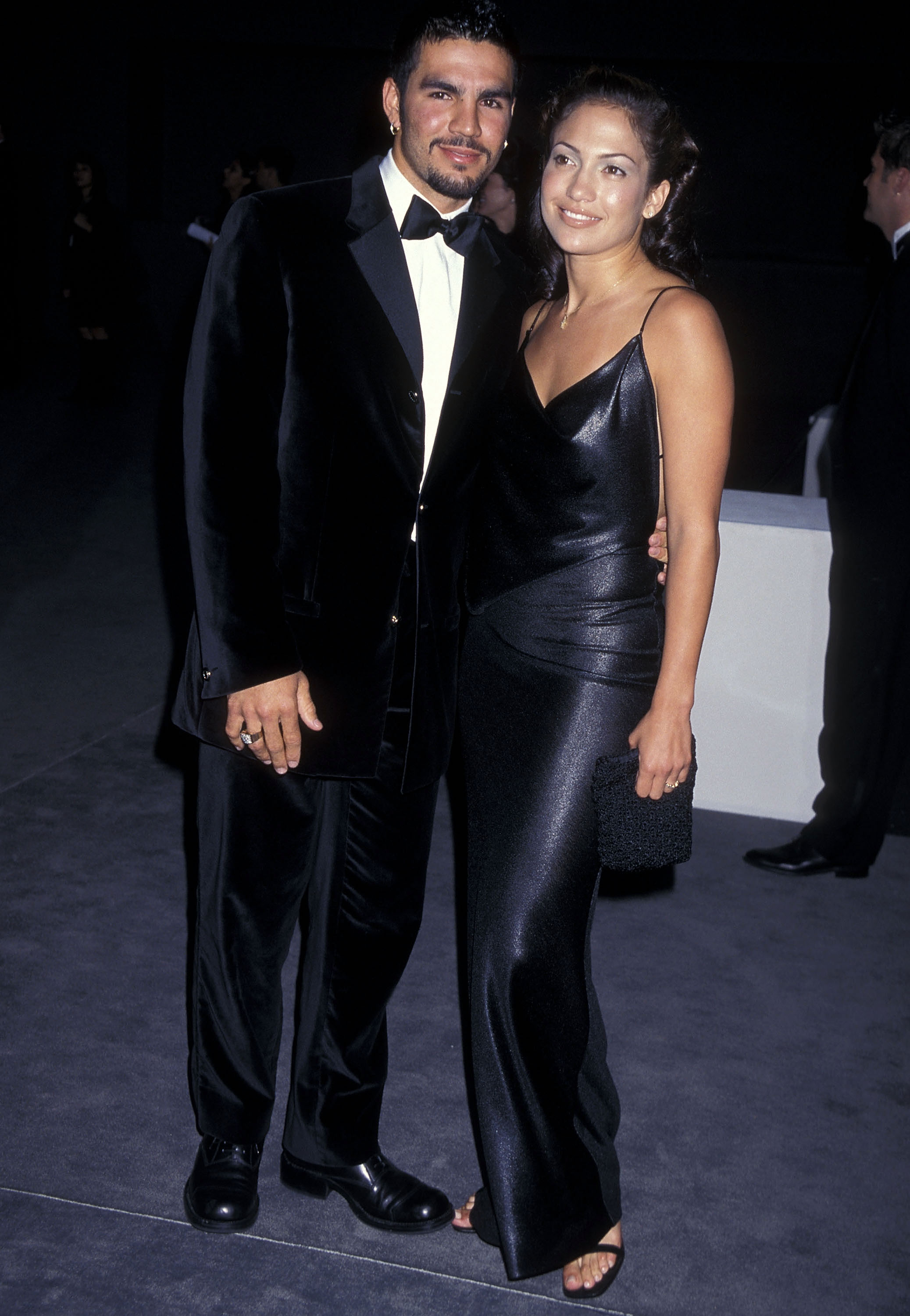 Jennifer Lopez et Ojani Noa le 5 juin 1997 au Barker Hangar, Santa Monica Air Center à Santa Monica, Californie. | Source : Getty Images