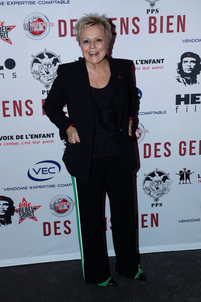 Muriel Robin assiste à la "Des Gens Bien" Paris Premiere au Gaumont Opera Premier le 02 avril 2019 à Paris. | Photo : Getty Images