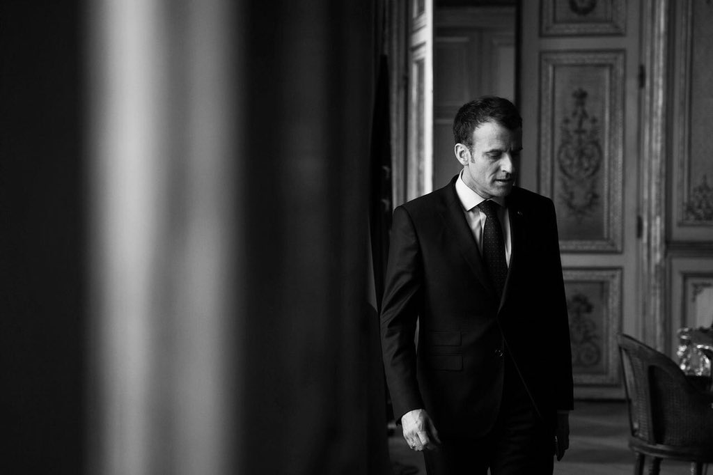 Emmanuel Macron à l'Elysée | Photo: Twitter/Soazig de la Moissonnière