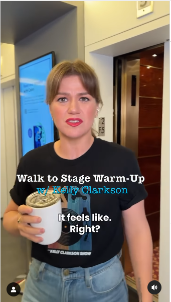 Kelly Clarkson inaugurant une nouvelle coiffure, extrait d'une vidéo postée le 23 septembre 2024 | Source : Instagram/kellyclarksonshow