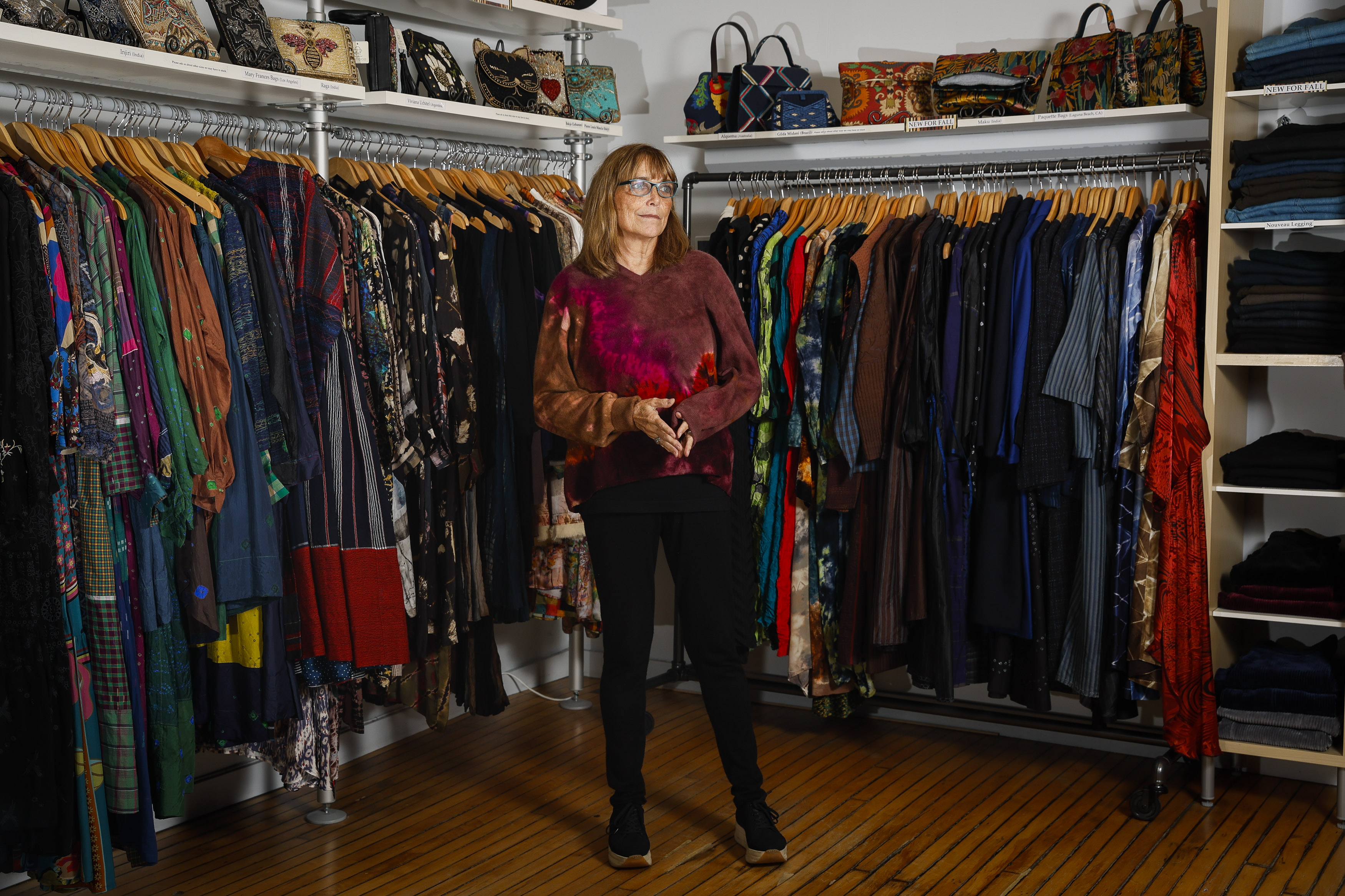 Karen Allen pose pour un portrait dans son magasin le 25 septembre 2023 | Source : Getty Images