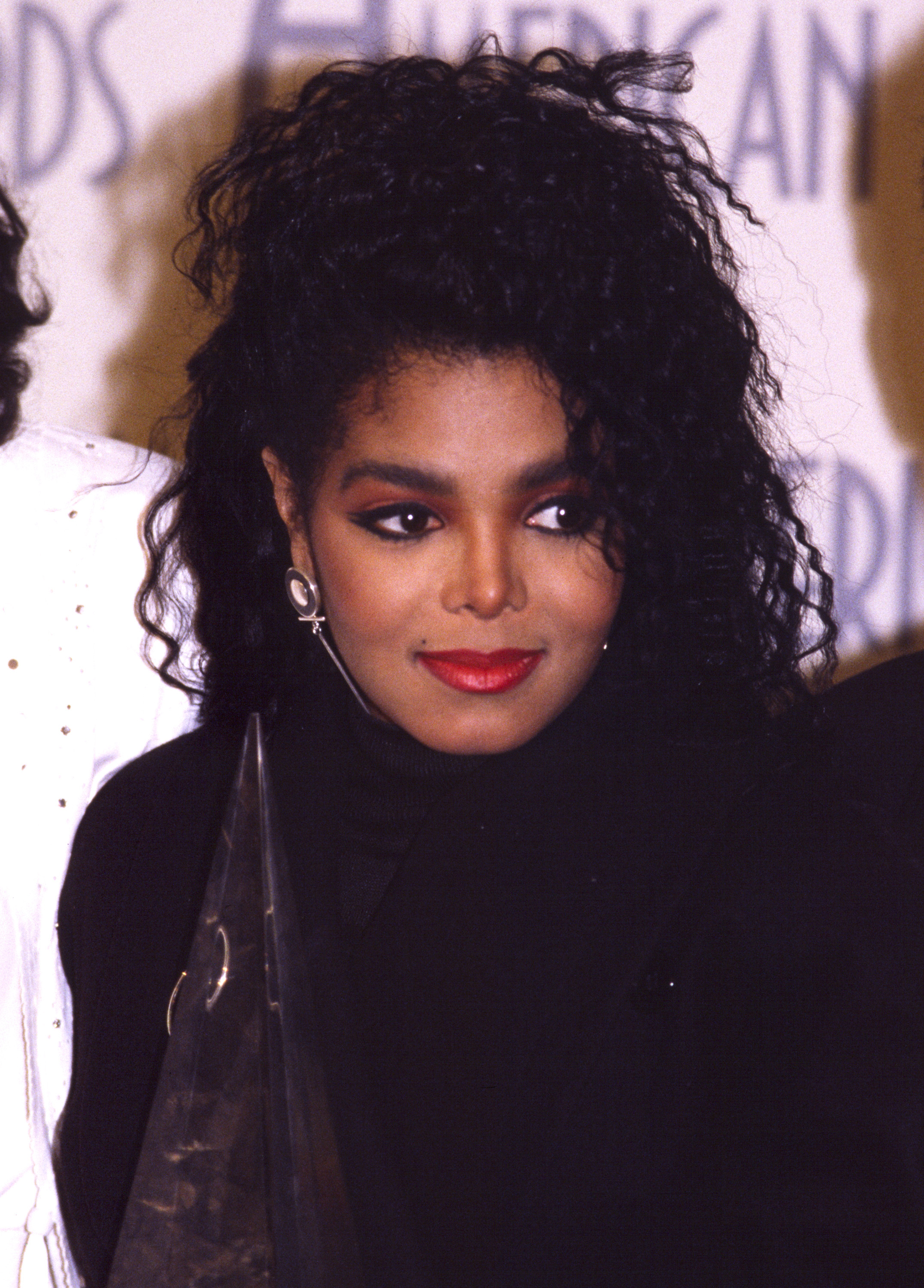 Janet Jackson assiste aux American Music Awards 1987 le 1er janvier 1983 | Source : Getty Images