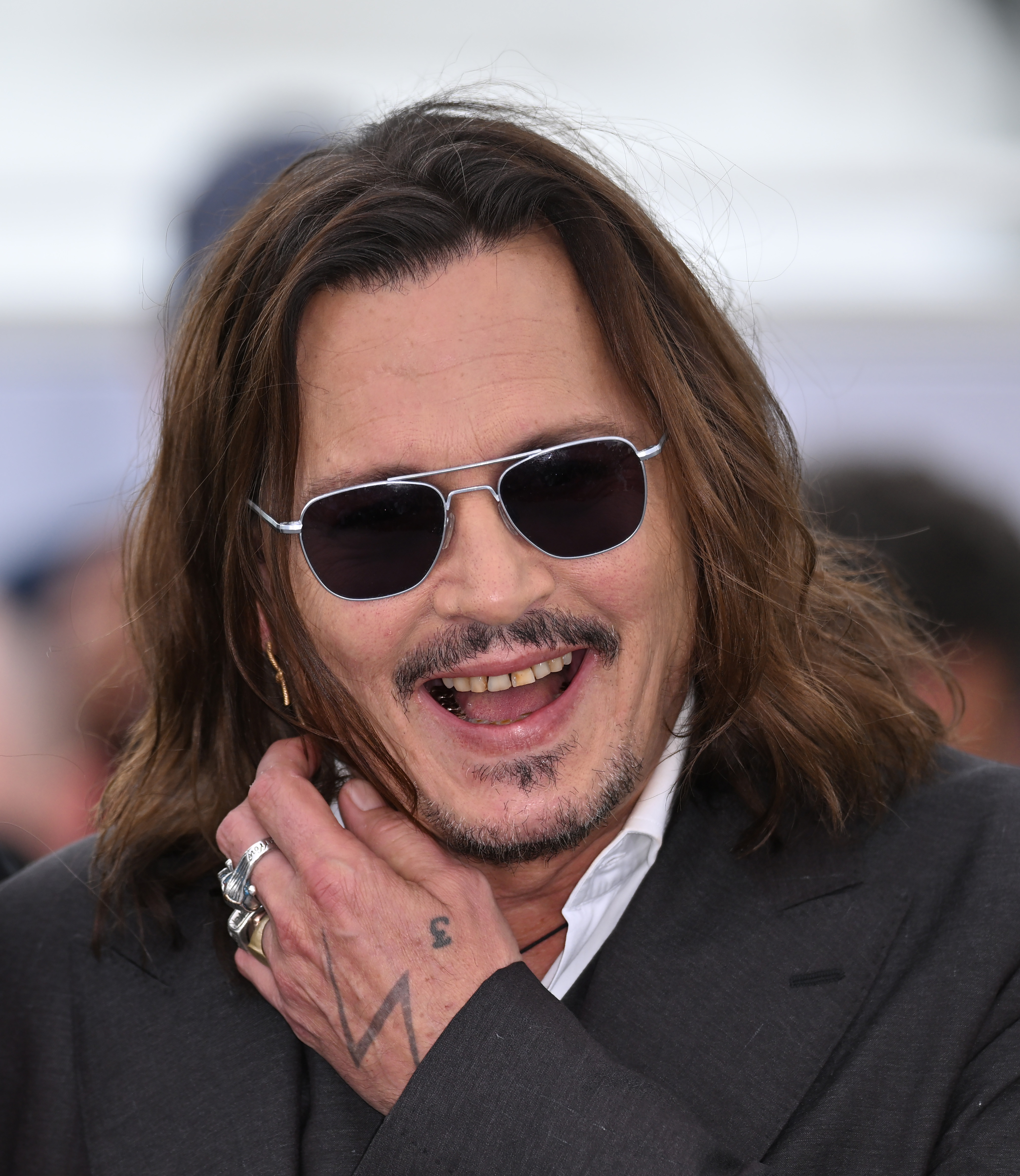 Johnny Depp lors d'un photocall pour "Jeanne du Barry" au 76e Festival de Cannes à Cannes, France, le 17 mai 2023 | Source : Getty Images