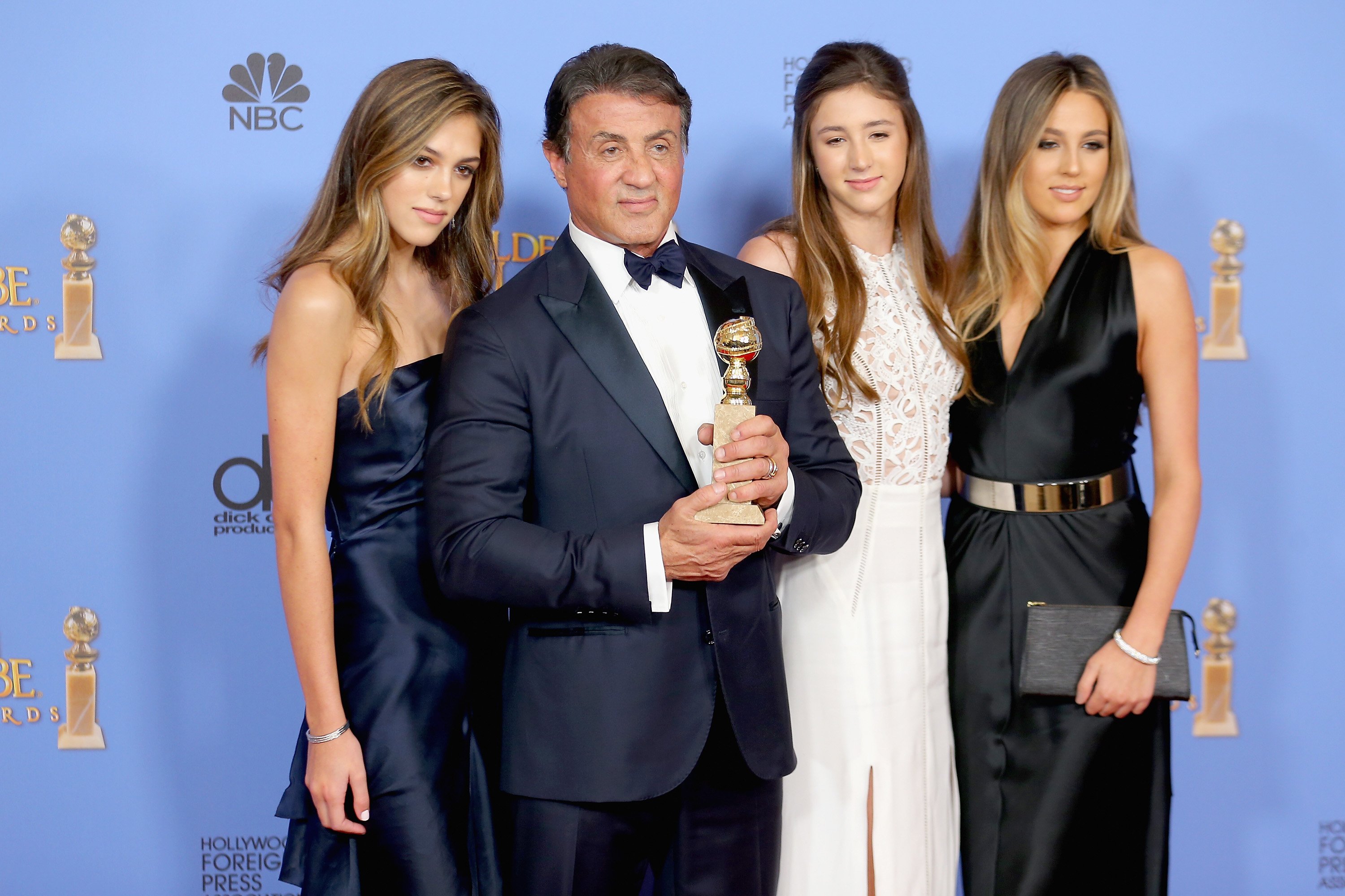 Sylvester Stallone et ses trois filles Sophia, Sistine et Scarlet. | Photo : Getty Images.