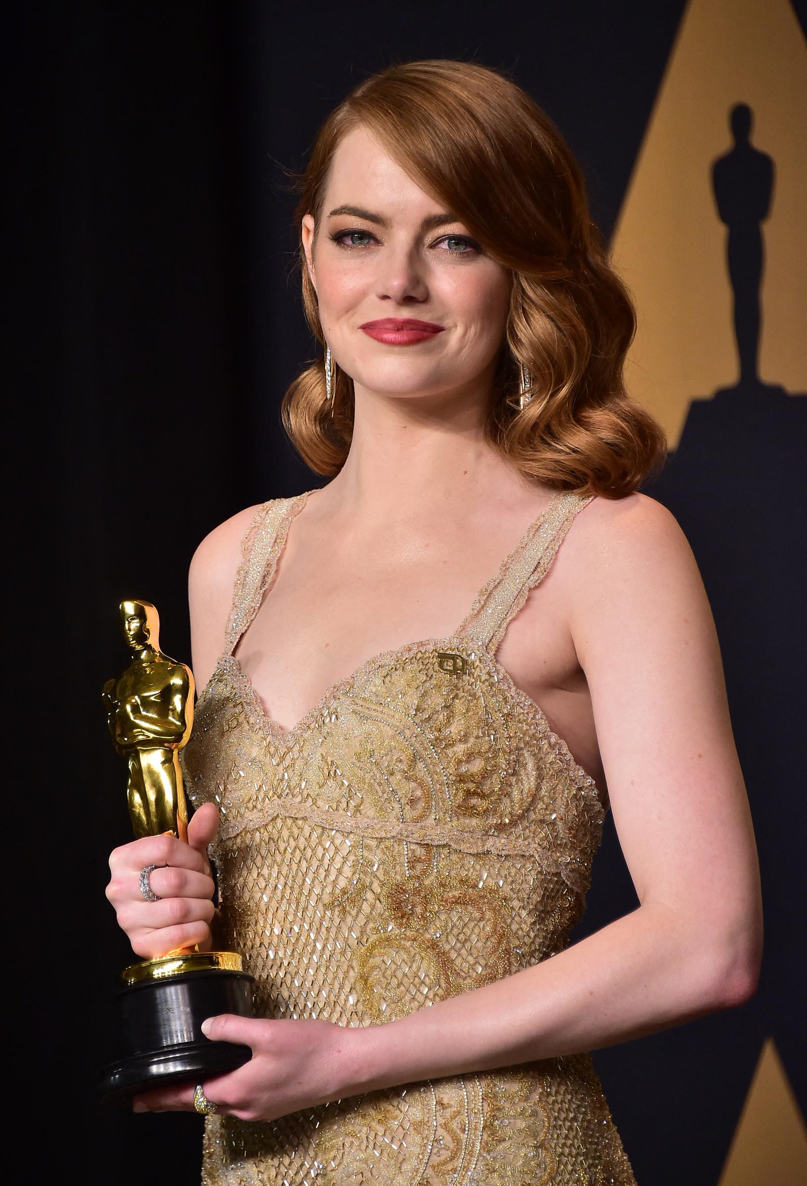 Emma Stone lors de la 89e cérémonie des Oscars, le 26 février 2017, à Hollywood, en Californie. | Source : Getty Images