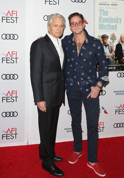 Michael Douglas et Cameron Douglas au théâtre chinois TCL le 10 novembre 2018 | Photo: Getty Images