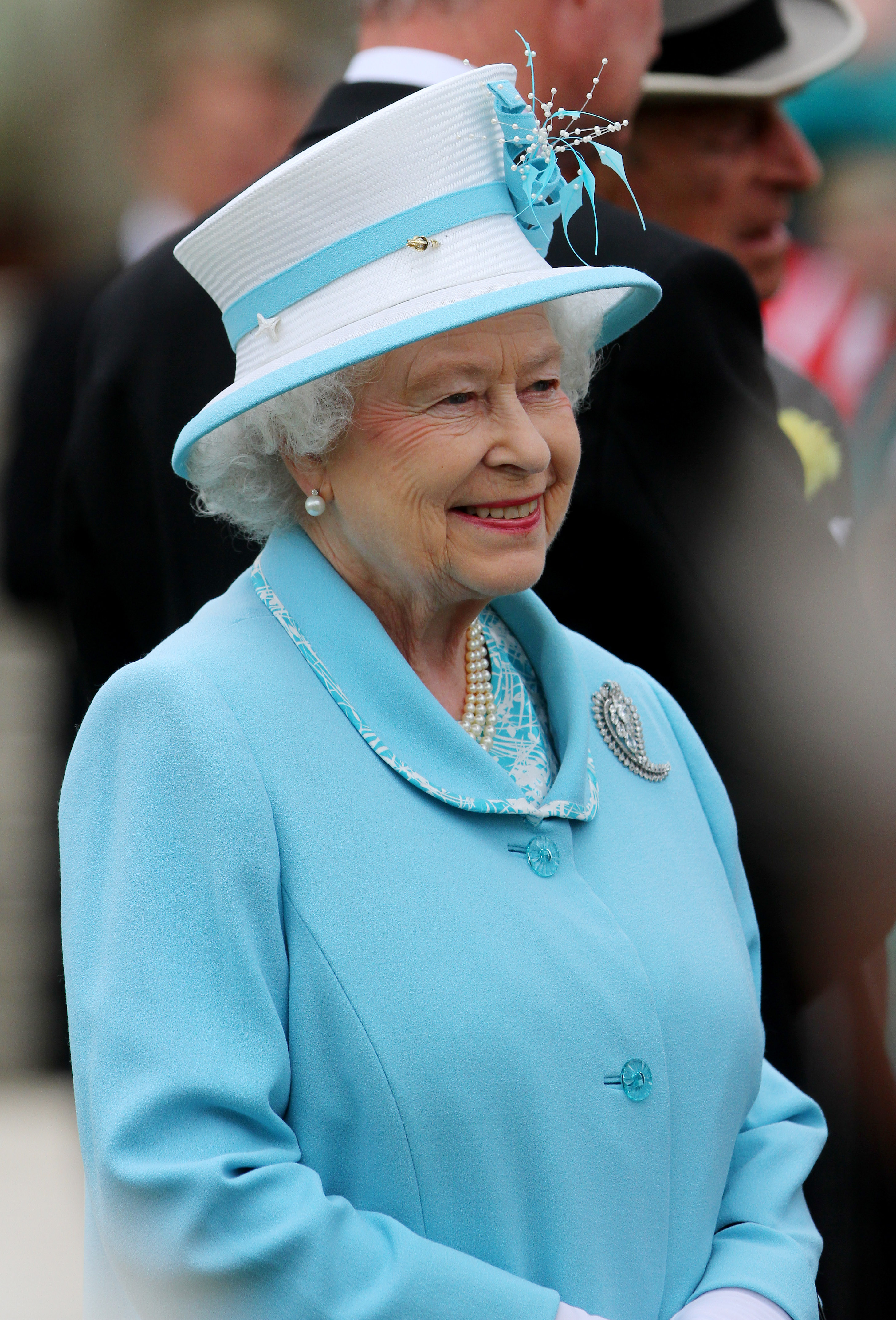 La reine Élisabeth II organise un goûter dans les jardins du palais de Buckingham à Londres, en Angleterre, le 22 juillet 2010 | Source : Getty Images