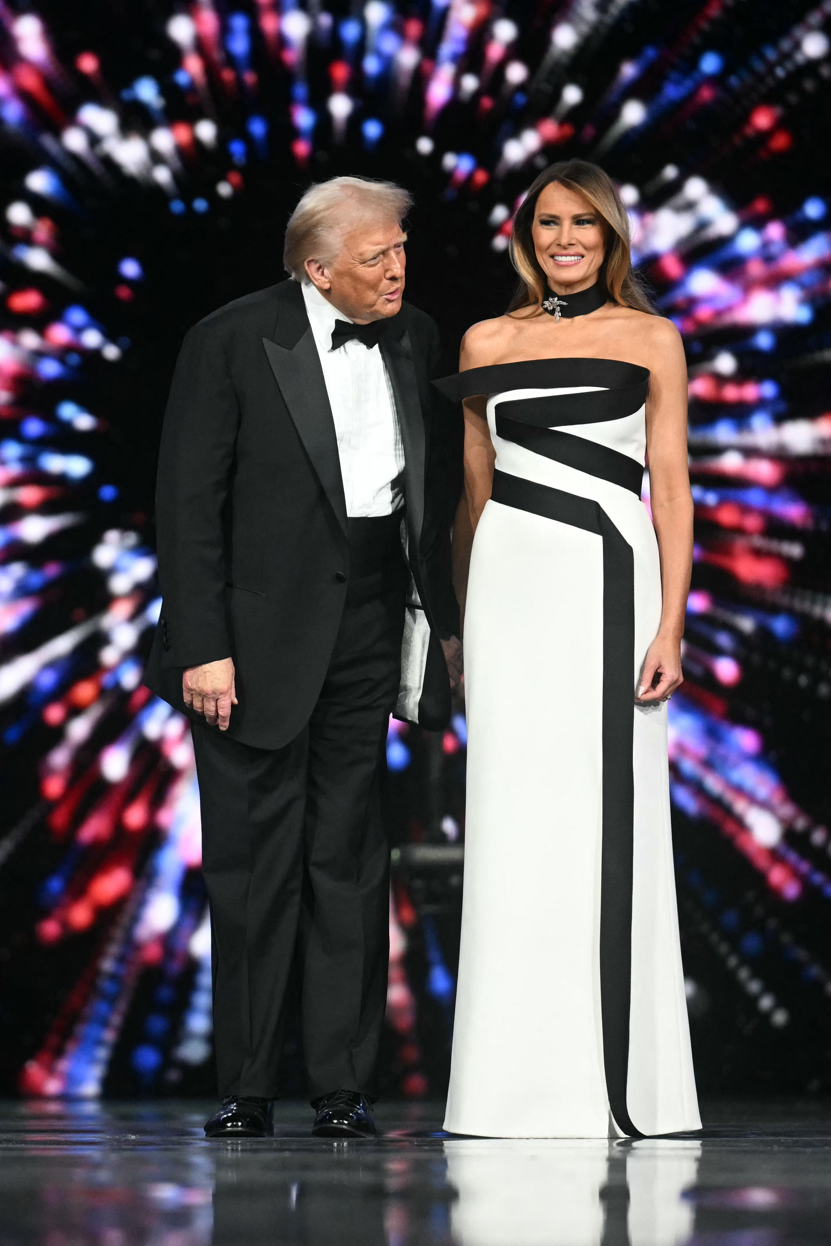 Le président américain Donald Trump et la première dame Melania Trump arrivent au Liberty Inaugural Ball  à Washington, DC, le 20 janvier 2025 | Source : Getty Images