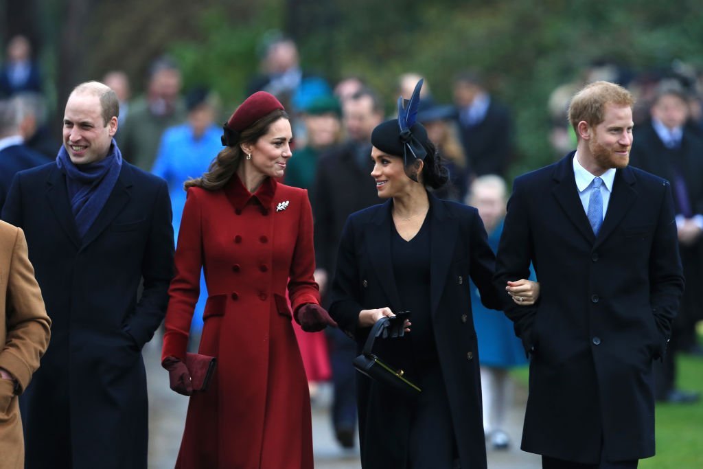 Le prince William, Kate Middleton, Meghan Markle et le prince Harry arrivent pour assister au service religieux du jour de Noël à l'église St Mary Magdalene de Sandringham. | Photo : Getty Images