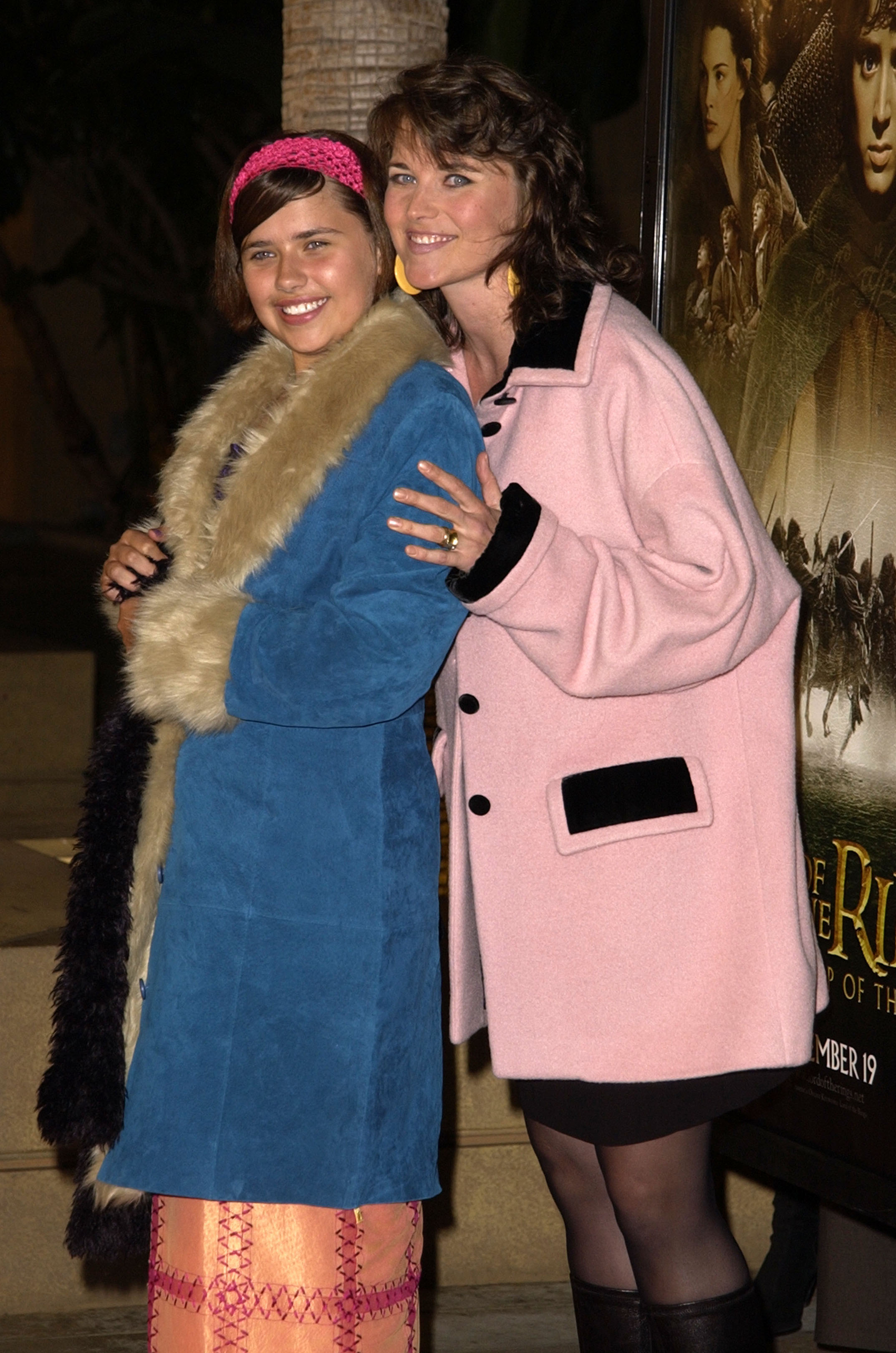 Lucy Lawless avec sa fille Daisy lors de la première d'un film à Los Angeles, le 16 décembre 2001 : Getty Images