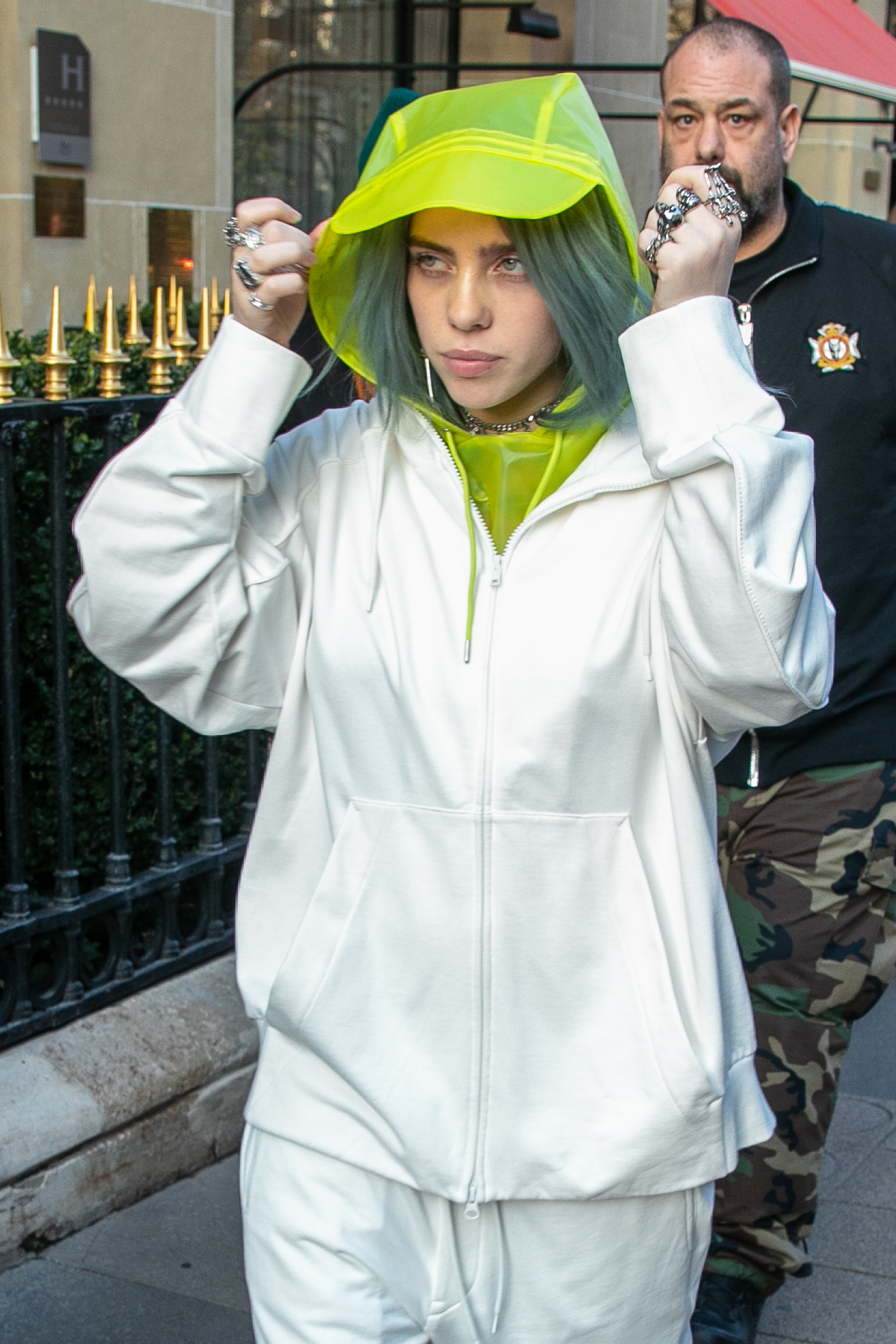 Billie Eilish est vue sur l'avenue Montaigne à Paris, en France, le 20 février 2019. | Source : Getty Images